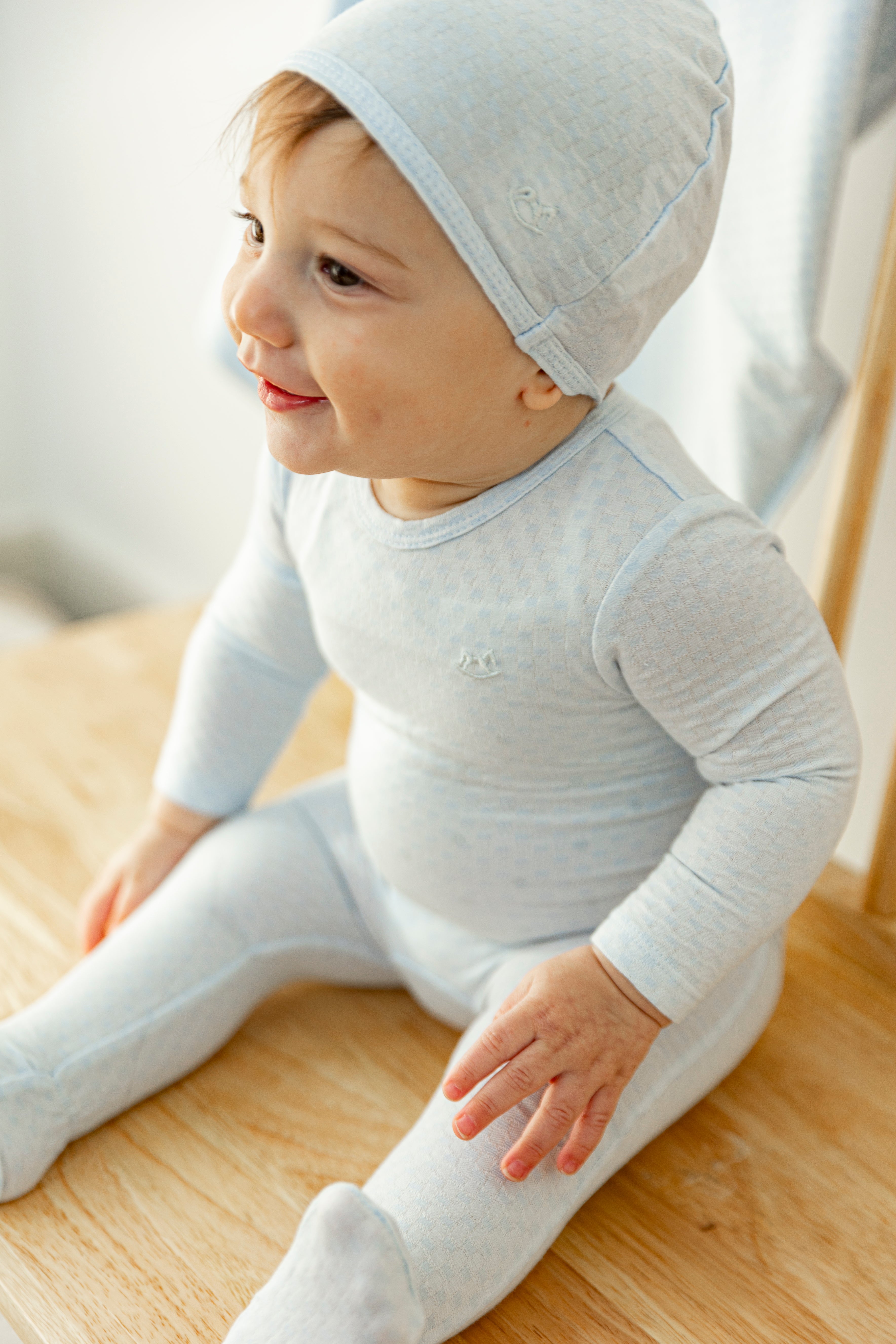 Cozy Checkered Onesie with Hood - Soft & Warm Pajamas for Women & Men - Perfect for Loungewear, Sleepwear & Winter Comfort