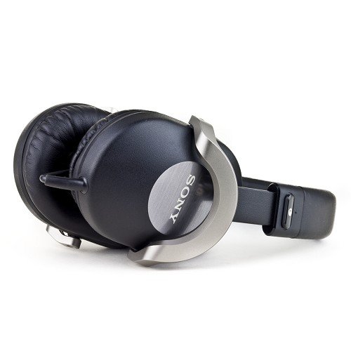 Sony DRZX701IP Professional Monitor Headphones for iPhone - Noise Isolating Studio Headphones with Mic, Black - Perfect for Music Production, Podcasting & Gaming