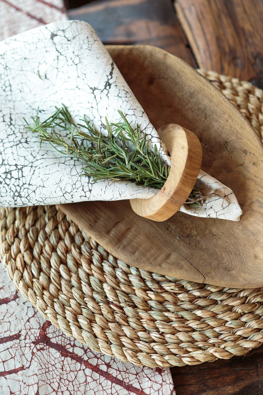 Eco-Friendly Woven Round Placemats Set of 4 - Natural Fiber Table Mats for Dining, Kitchen, and Party Decor - Perfect for Home, Restaurant, and Outdoor Use