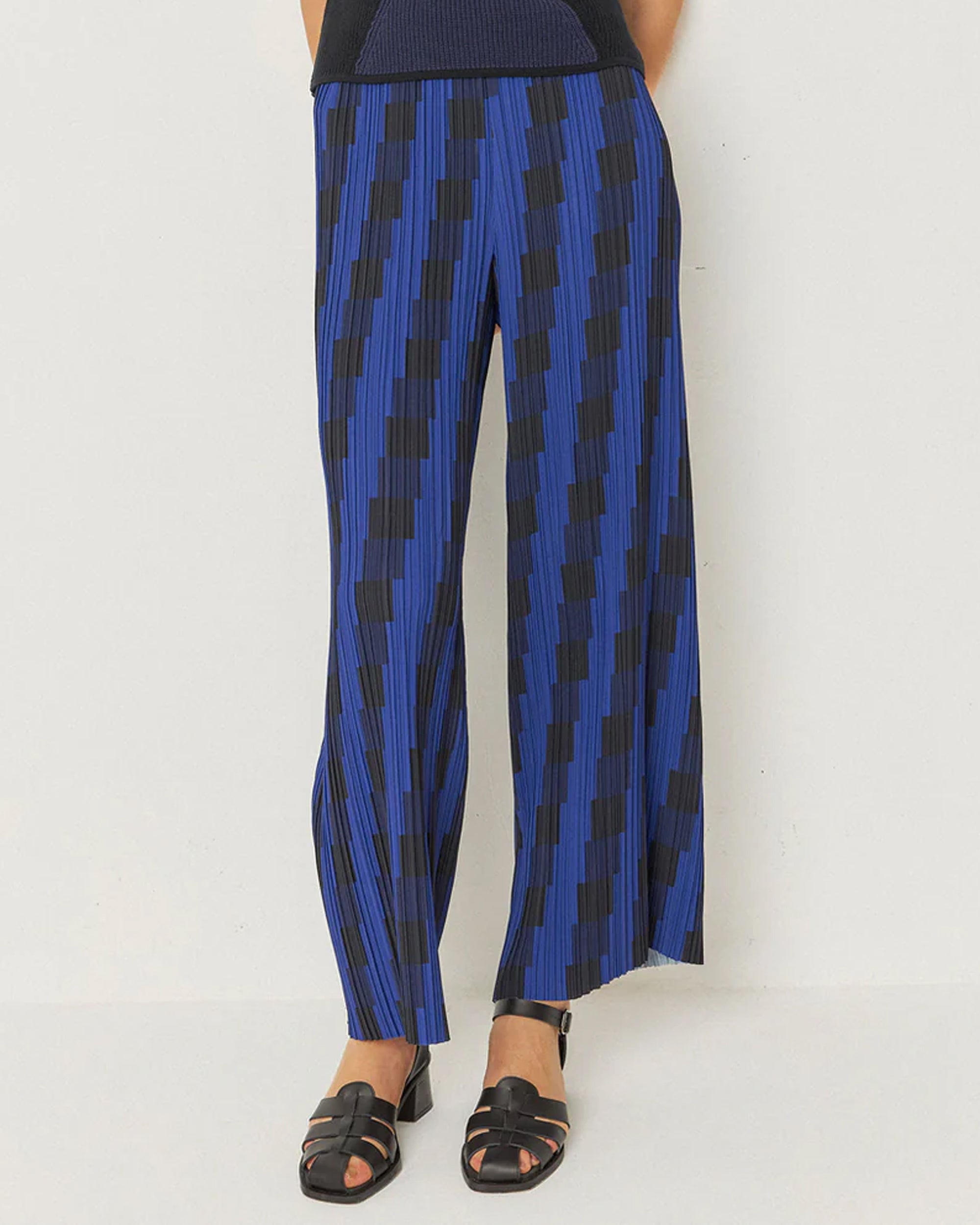 SKFK Izate Pleated Trousers for Women - High Waisted Wide Leg Pants - Office Work & Casual Wear