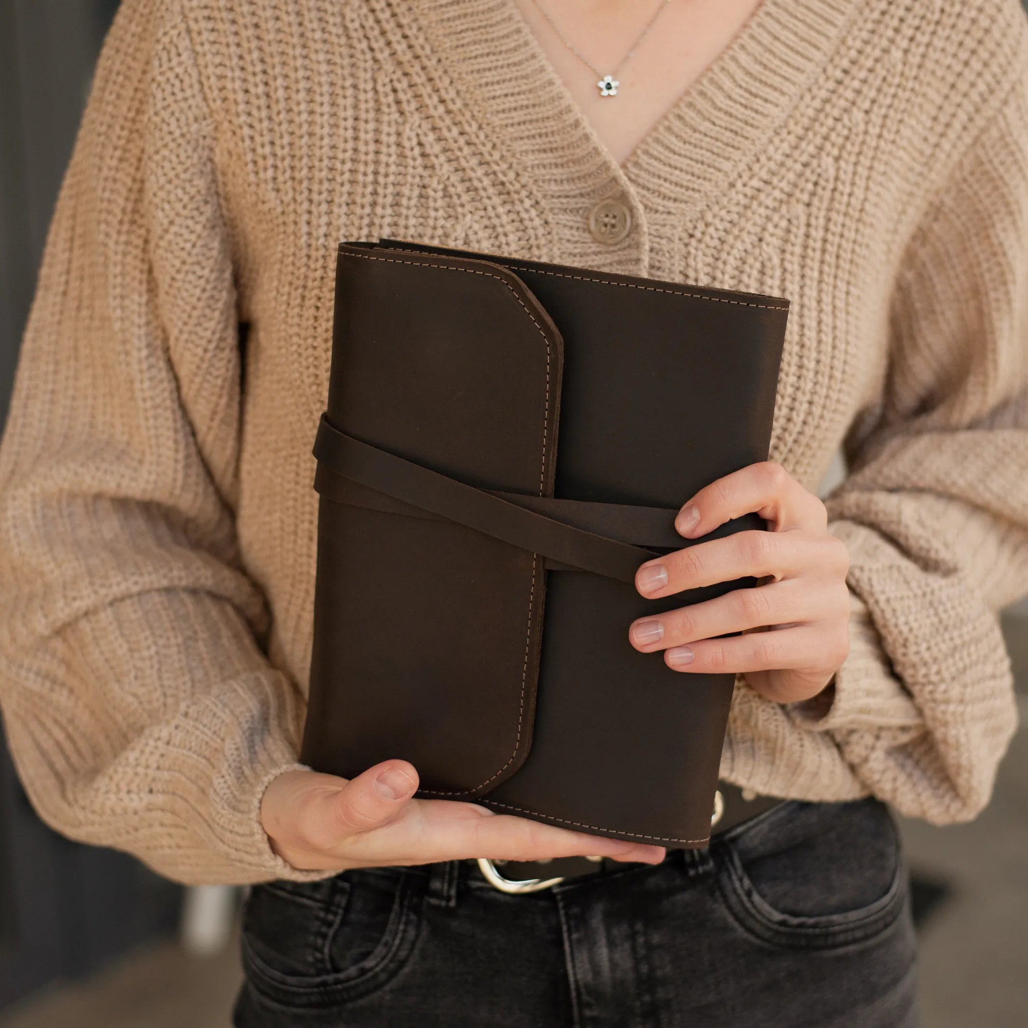 Premium Genuine Leather Moleskine Sketchbook - A5 Artist Notebook for Drawing, Sketching & Watercolor - Perfect Gift for Artists, Designers & Writers (Office, Travel, Studio Use)