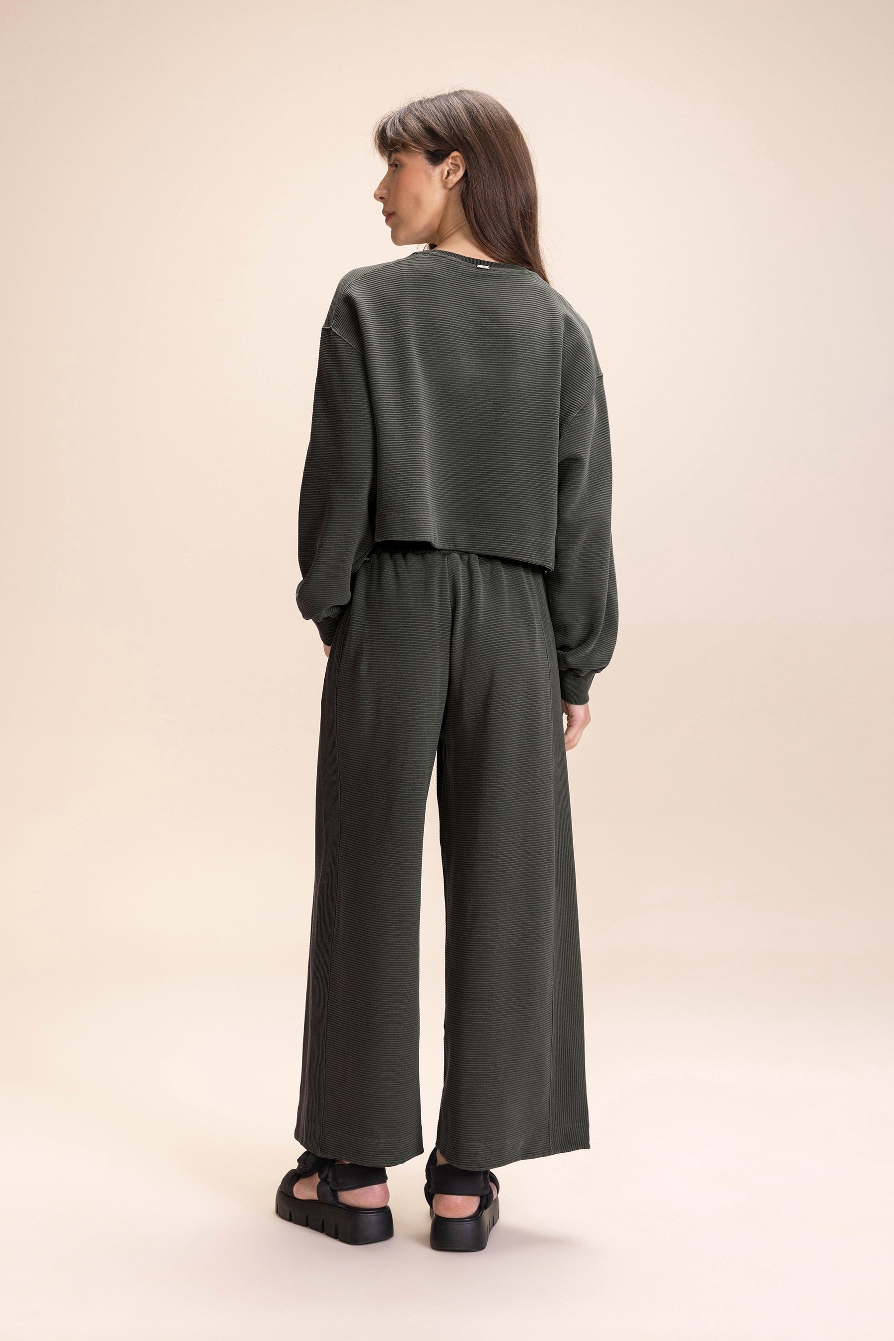 Stylish Ribbed Washed Crop Pants for Women - High Waist Comfortable Lounge Pants for Yoga, Travel & Casual Wear