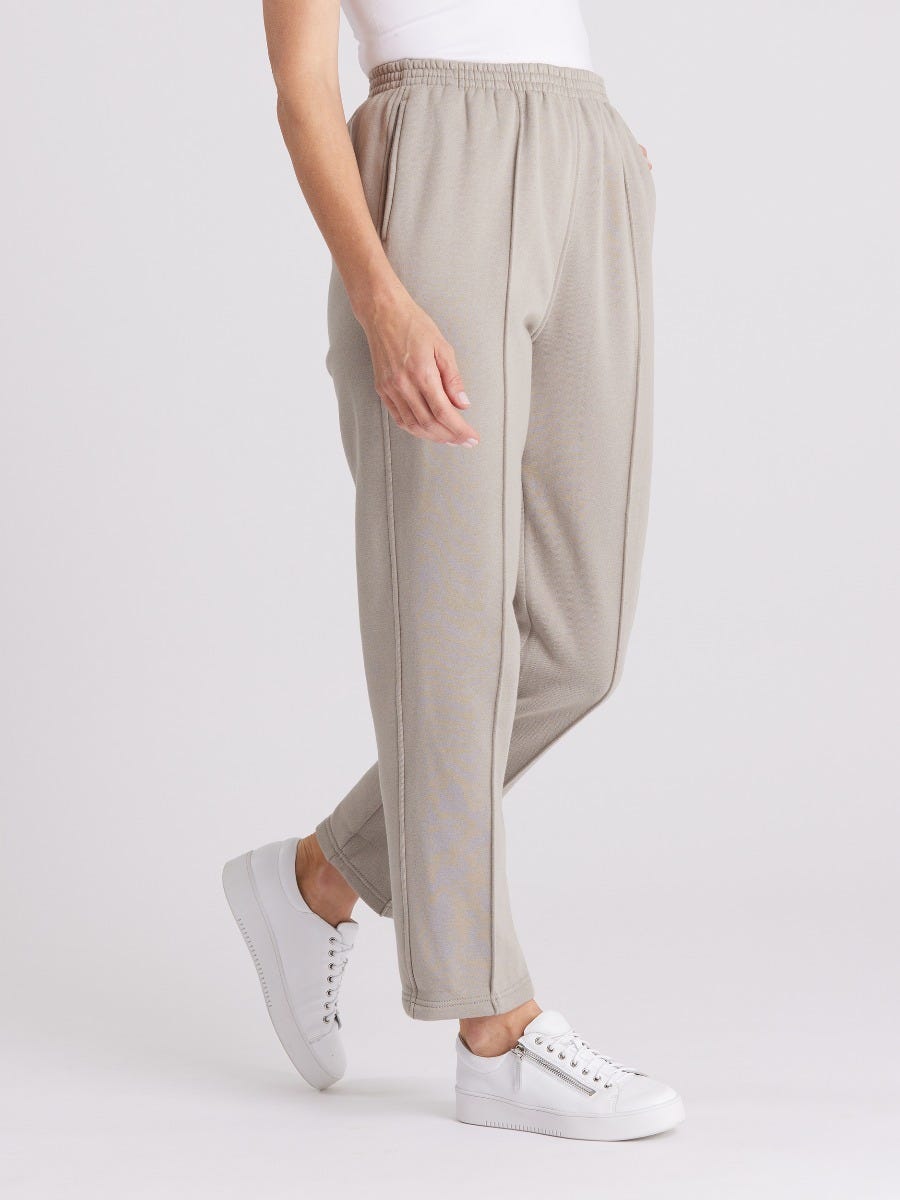 Snowy Mountain Fleece Short Pants for Women - Cozy Winter Lounge Pants for Home, Yoga & Outdoor Activities