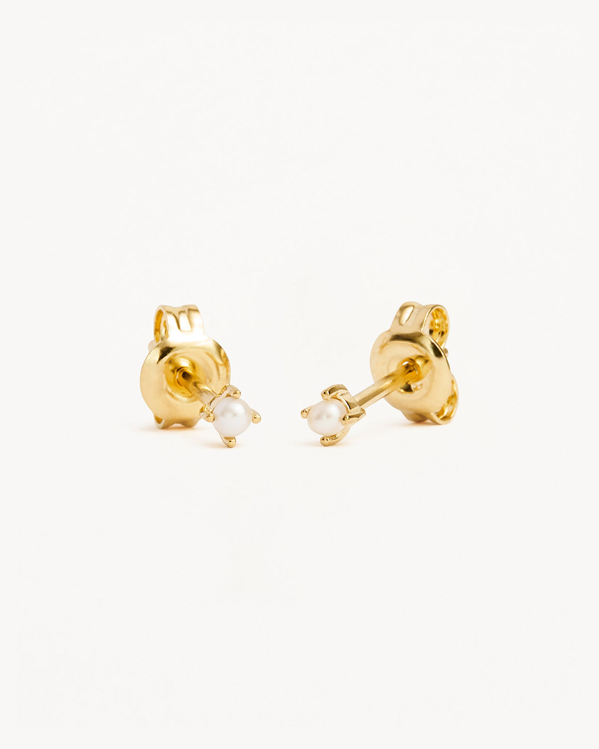 18K Gold Vermeil Moonlight Pearl Stud Earrings for Women - Elegant & Hypoallergenic Jewelry Gift for Birthday, Anniversary & Wedding | Perfect for Daily Wear & Special Occasions
