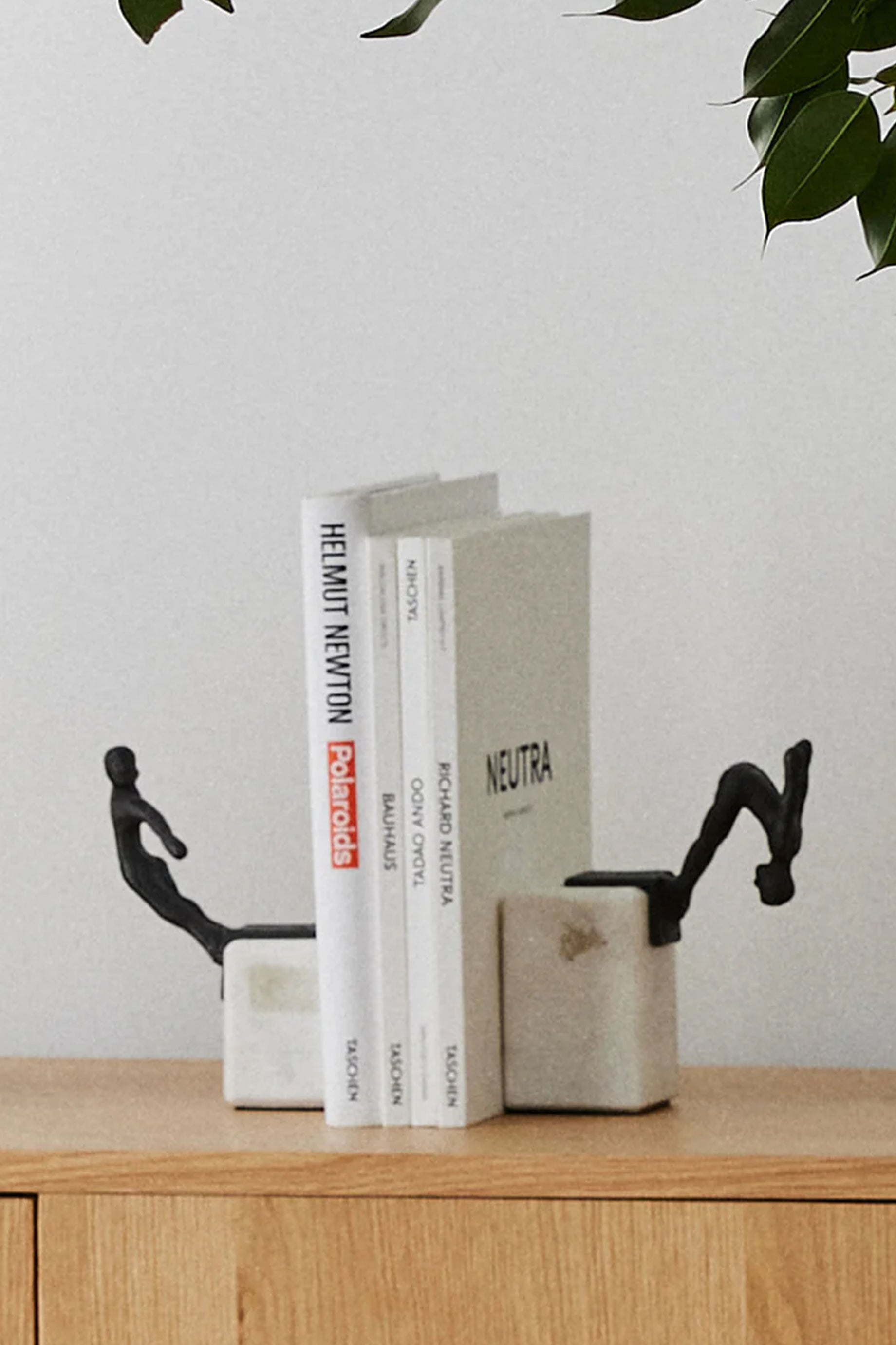 Husk Diver Bookend - Rustic Wooden Bookends for Shelves, Home Office & Library Decor - Perfect for Organizing Books, Displaying Collectibles & Adding Farmhouse Style