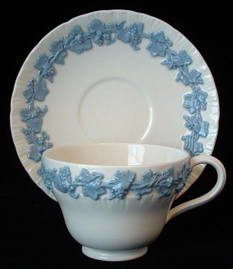 Vintage Wedgwood Queens Ware Blue On White Grapes Cup and Saucer Set - 1960s Collectible English Fine China for Afternoon Tea & Elegant Dining