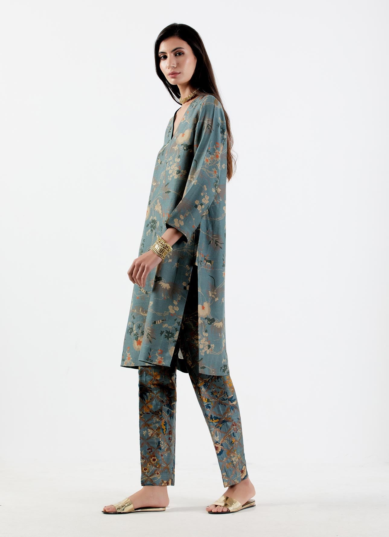 Elegant V Neck Kurta for Women - Premium Muga Satin Fabric - Comfortable & Stylish Indian Ethnic Wear - Perfect for Festivals, Weddings & Special Occasions