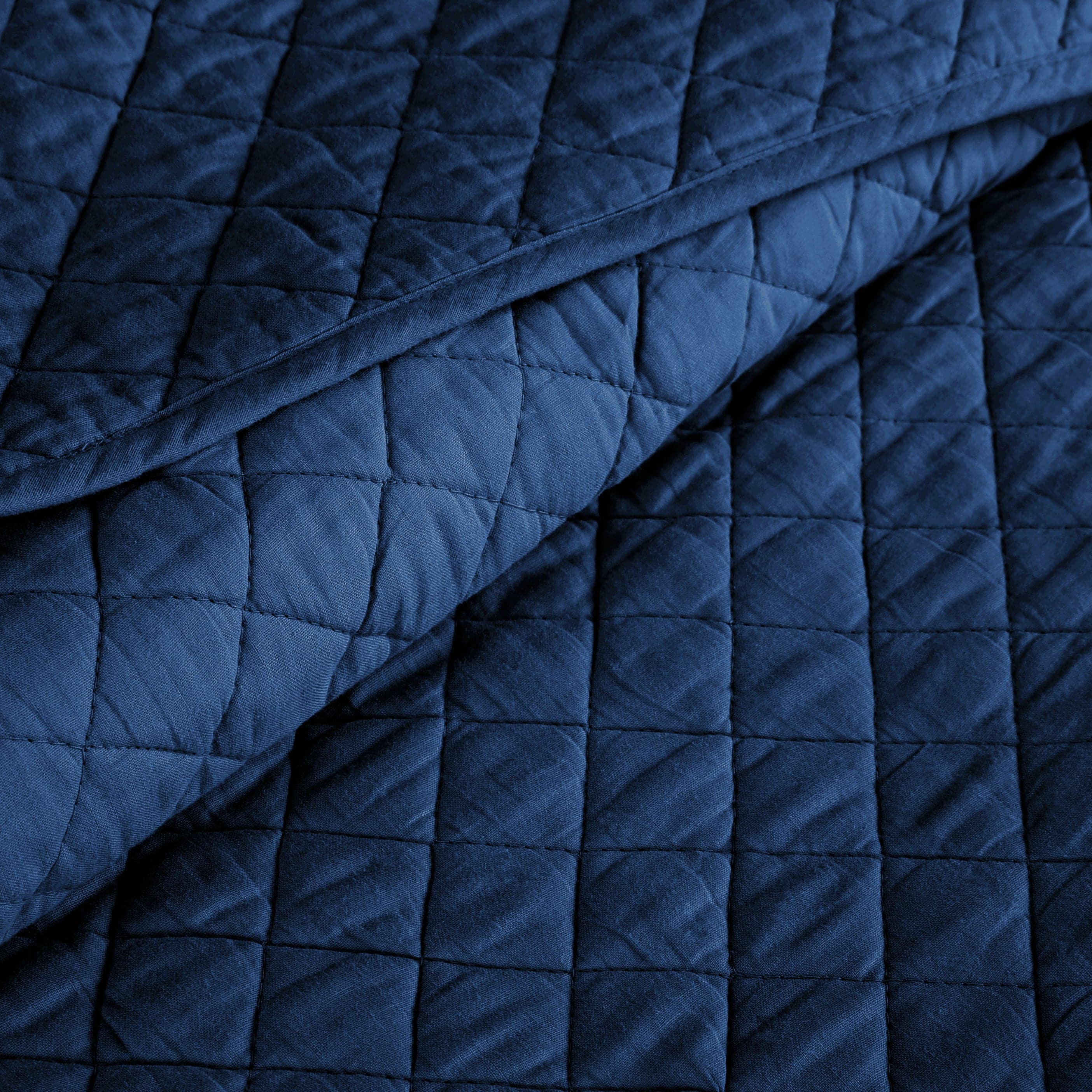 Ava Diamond Oversized Cotton Quilt Set - King Size Bedding with Soft Breathable Fabric for All Seasons | Perfect for Master Bedroom, Guest Room & Cozy Home Decor