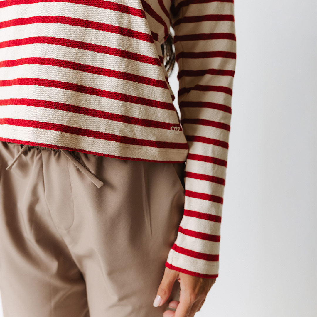 Stylish Crimson Striped Sweater for Women - Cozy Knit Pullover for Fall & Winter - Perfect for Casual Outfits & Holiday Gatherings