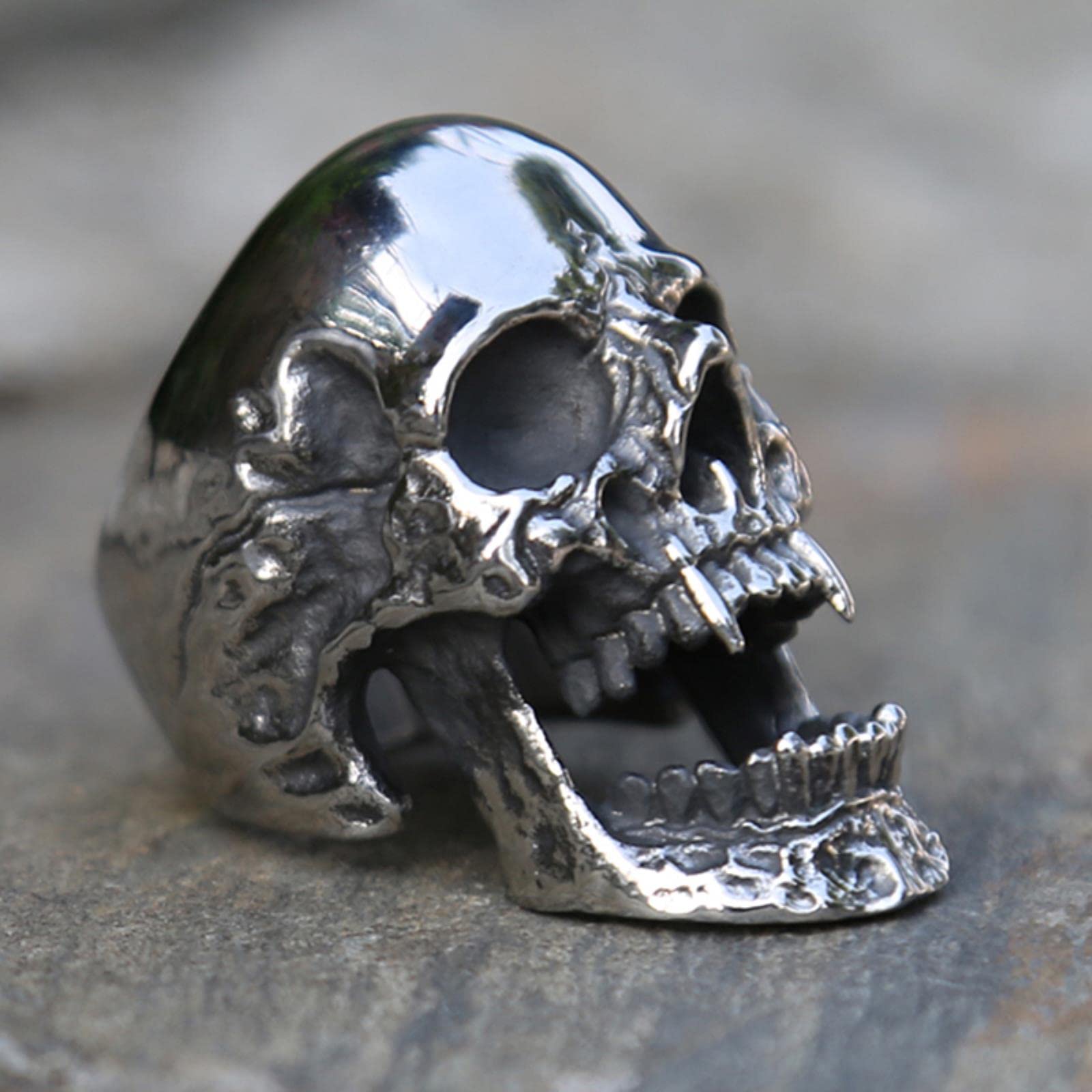 Stainless Steel Vampire Skull Ring for Men & Women - Gothic Punk Biker Jewelry - Unique Gift for Friends - Perfect for Halloween, Cosplay, and Dark Fashion Accessories