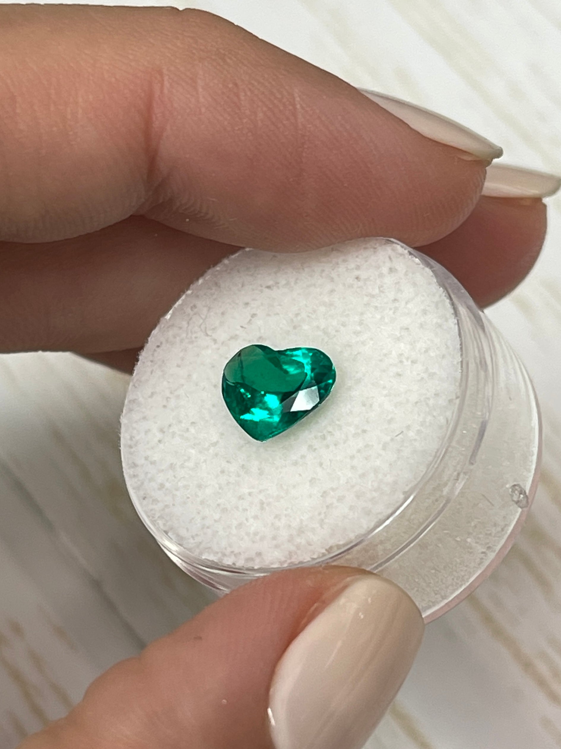 1.55 Carat Vivid Muzo Green Natural Loose Colombian Emerald Heart Cut Gemstone - Perfect for Engagement Rings, Fine Jewelry & Luxury Gifts