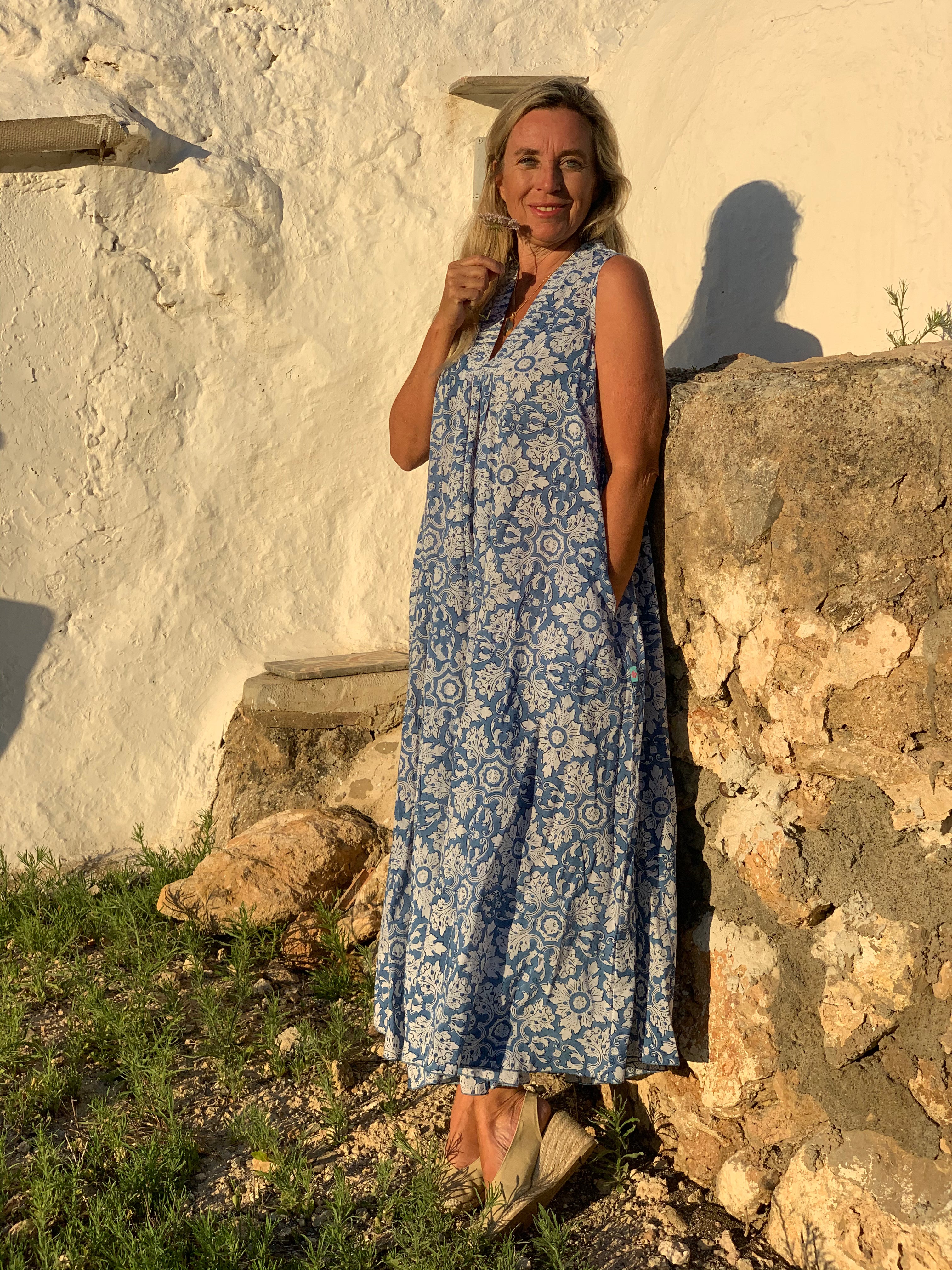 Boho Sleeveless Maxi Dress for Women - Flowy Summer Beach Dress, Casual Boho Chic Outfit for Vacations, Parties & Outdoor Events