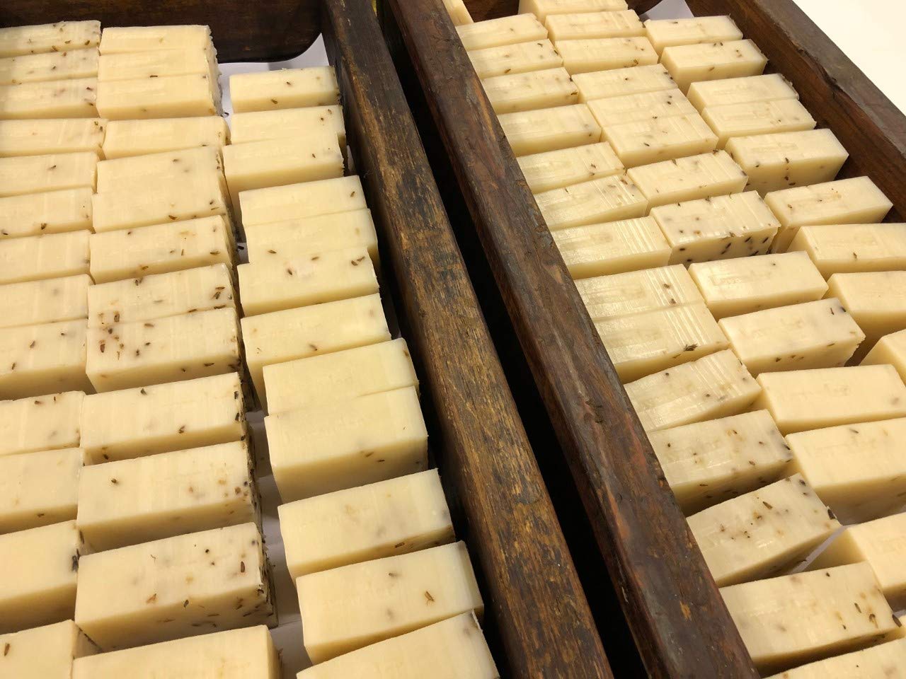 Organic Lavender Soap Bar for Dry & Sensitive Skin - Handmade Natural Soap with Essential Oils - Perfect for Relaxation, Bath & Gift
