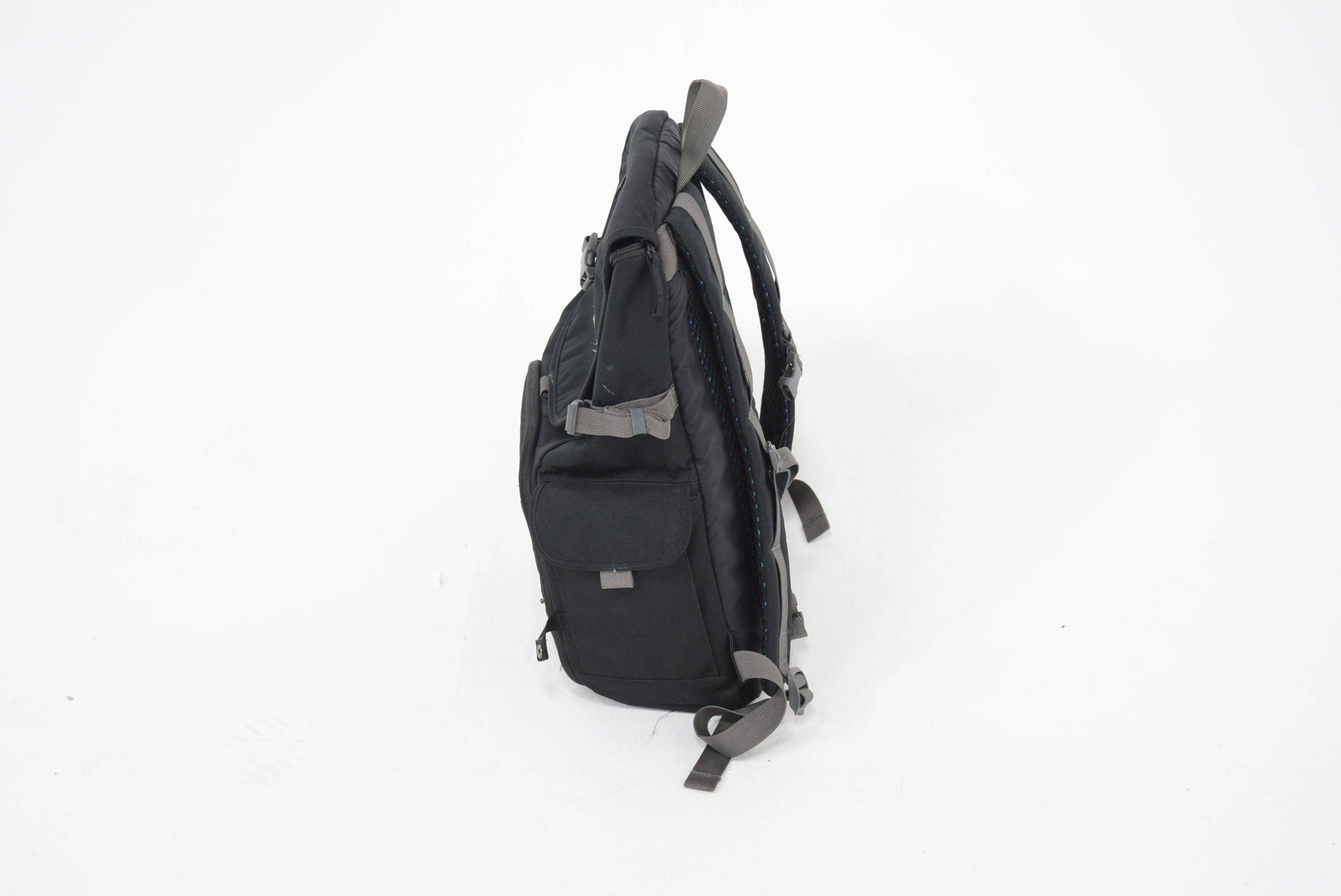 Dakine Photo Backpack - Waterproof Camera Bag for DSLR & Laptop - Perfect for Travel, Hiking & Photography (Black)