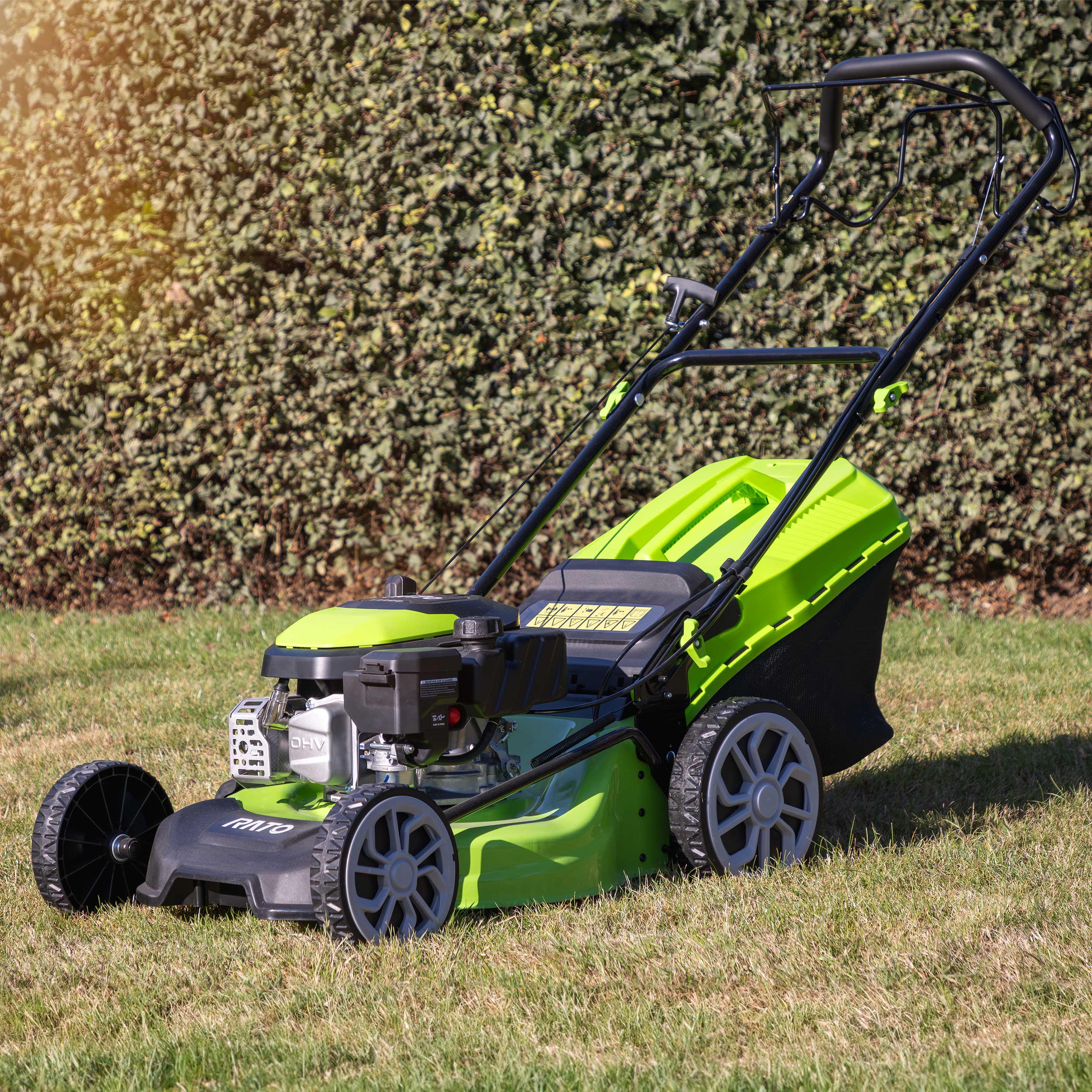 **18-Inch 46cm 144cc Self-Propelled Gas Lawn Mower - 4-Stroke DG101 - Ideal for Medium to Large Yards & Tough Grass Cutting**