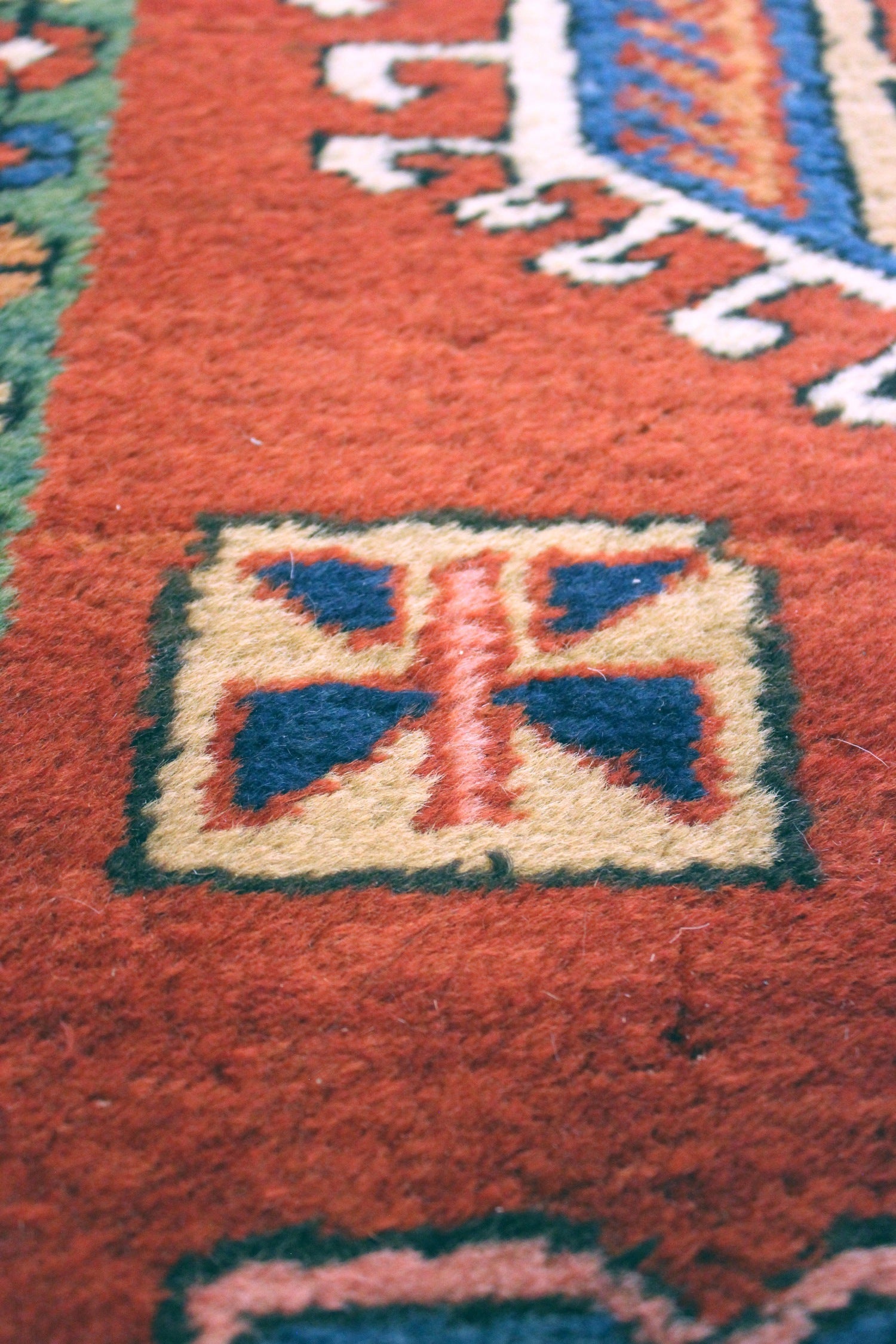 Authentic Antique Heriz Handwoven Tribal Rug - J69860 - Perfect for Boho Home Decor, Living Room, Bedroom & Office