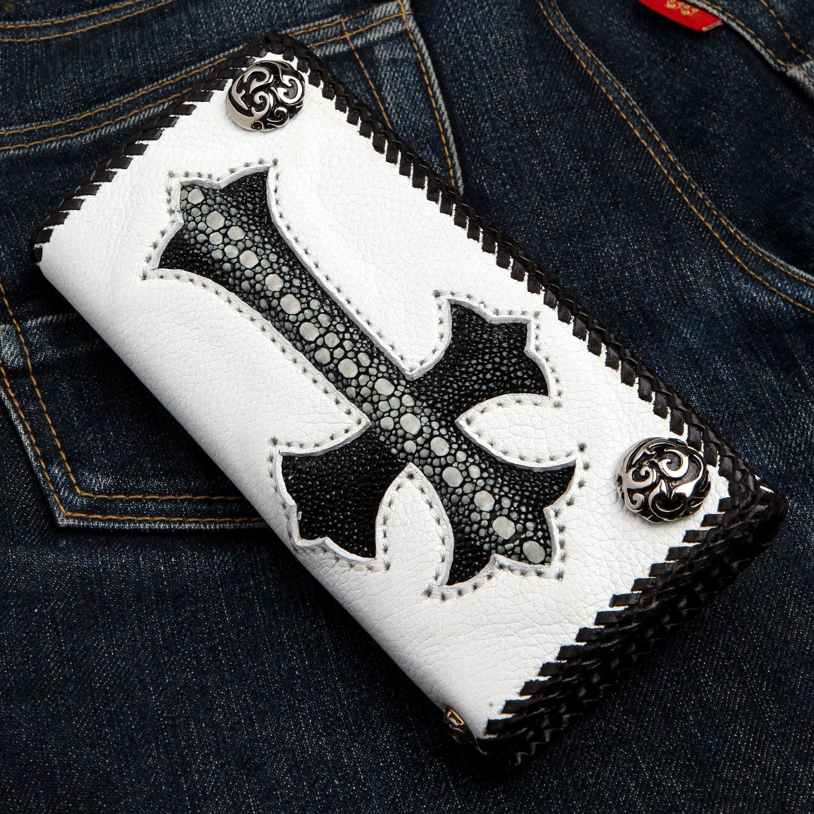 Stingray Cross Carved Genuine White Leather Biker Wallet for Men - Stylish RFID Blocking Motorcycle Wallet with Money Clip (Perfect for Bikers, Travel & Everyday Use)