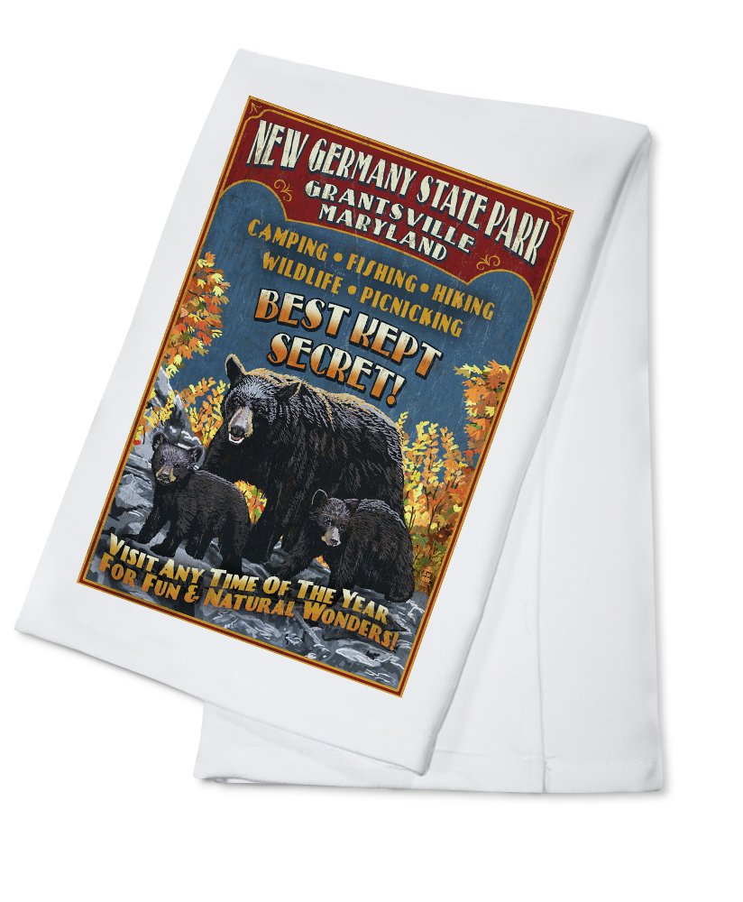 Black Bear Vintage Sign Tea Towel - 100% Cotton Decorative Hand Towel for Kitchen & Home - Perfect for Rustic Cabin Decor, Farmhouse Style, and Wildlife Themed Gifts