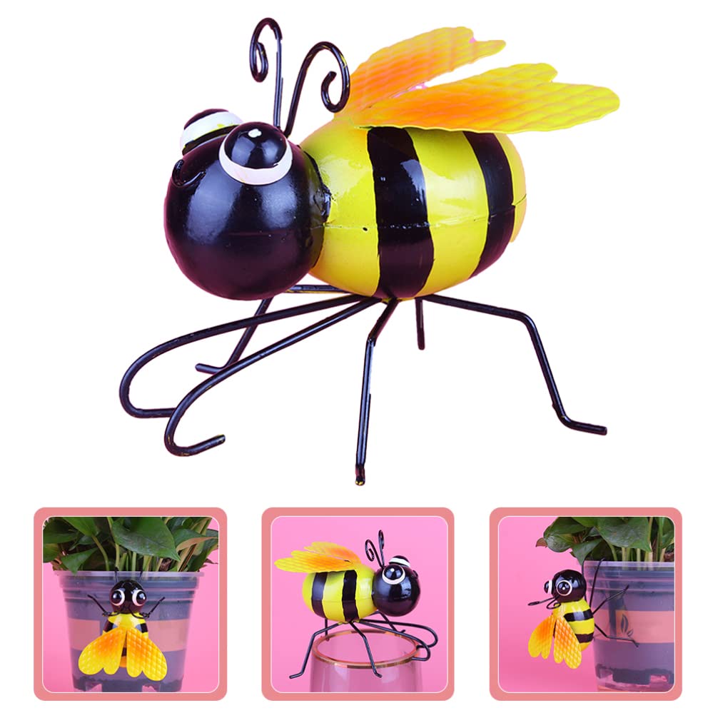 Rustic Iron Bee Fence Decor - Outdoor Garden & Yard Sculpture - Handcrafted Metal Bee Decorations for Home & Patio - Perfect for Farmhouse Style Gardens, Backyard Decor & Beekeeping Theme Parties