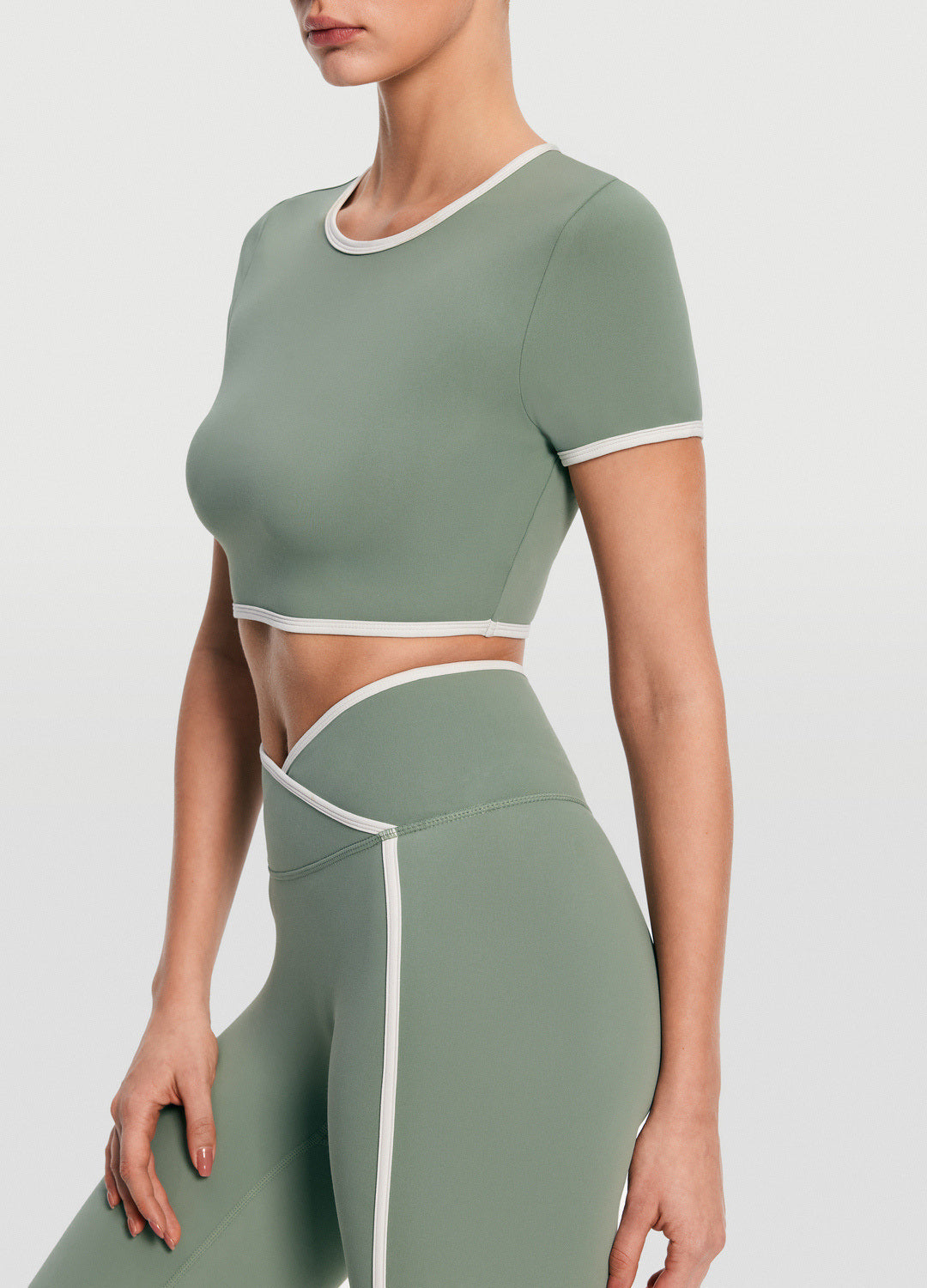Casual Cropped T-Shirt for Women | Trendy Short Sleeve Tee | Summer Fashion Top | Perfect for Streetwear, Beach Outfits & Casual Wear
