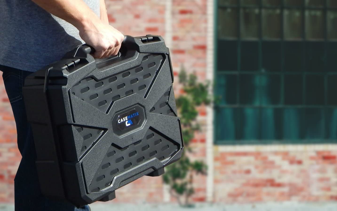 CASEMATIX Universal Travel Case for Akai FIRE, MPK Mini Play, MPC ONE, APC Key 25 - Protective Storage Bag for Music Production Controllers - Perfect for Studio, Live Performance & Traveling Musicians