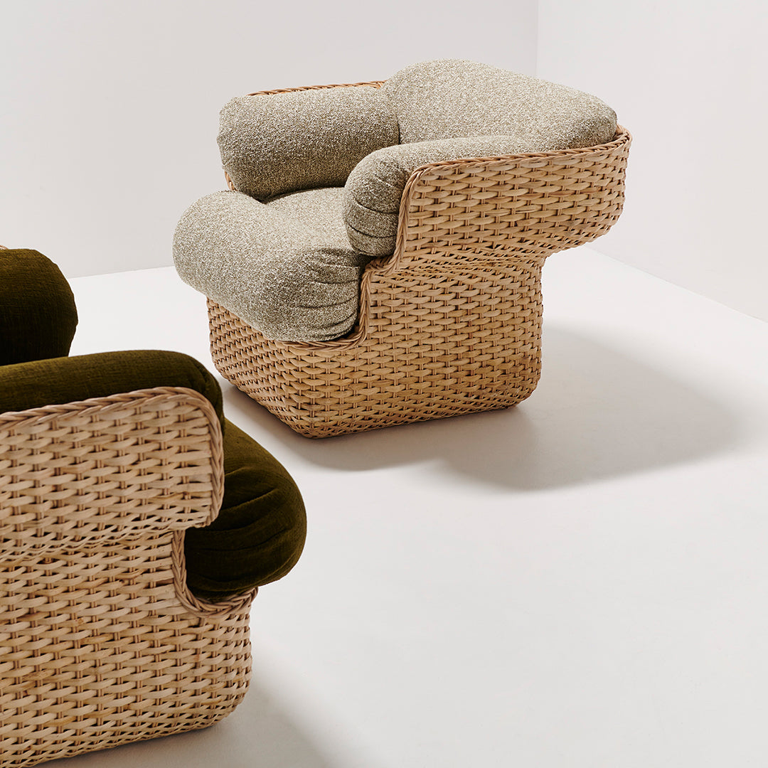 Premium Wicker Basket Lounge Chair for Patio, Outdoor & Garden - Comfortable Rattan Hanging Egg Chair with Cushion - Perfect for Relaxing, Reading & Sunbathing