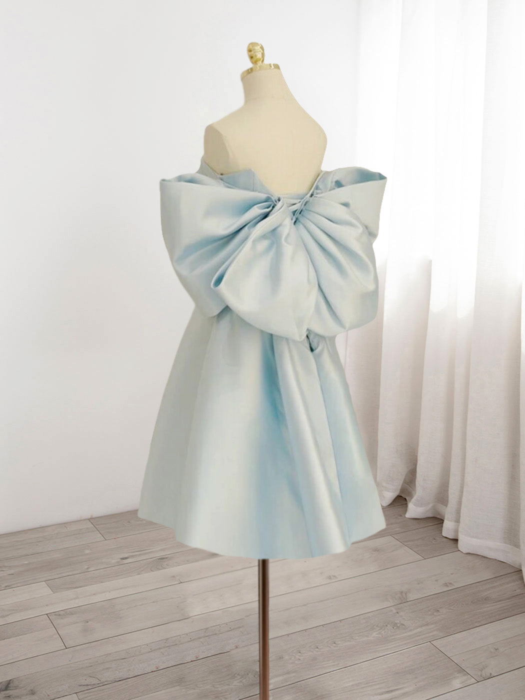Elegant Blue Sweetheart Neck Satin Short Prom Dress | Homecoming Party Gown | Perfect for Formal Dances, Evening Events & Special Occasions