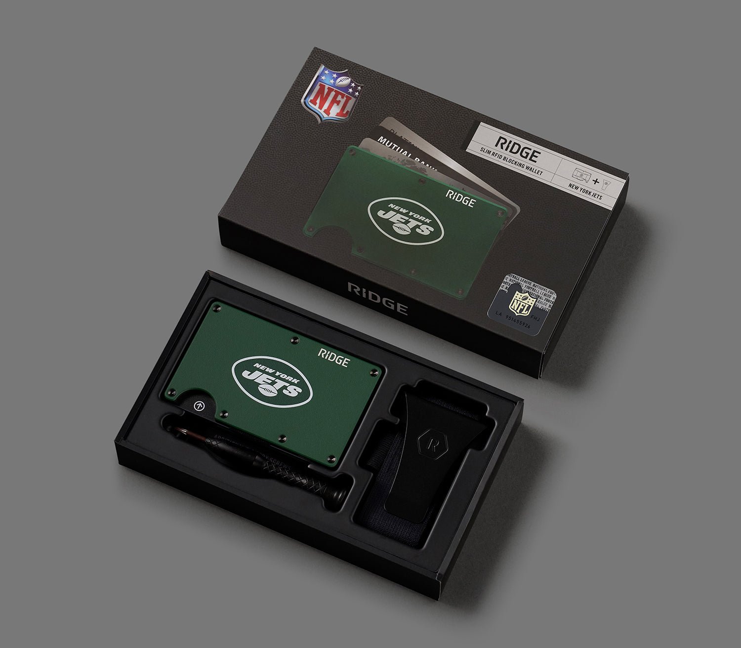 Ridge Wallet for Men - Slim RFID Blocking Minimalist Front Pocket Wallet - New York Jets NFL Team Design - Perfect for Everyday Carry, Travel & Gifts