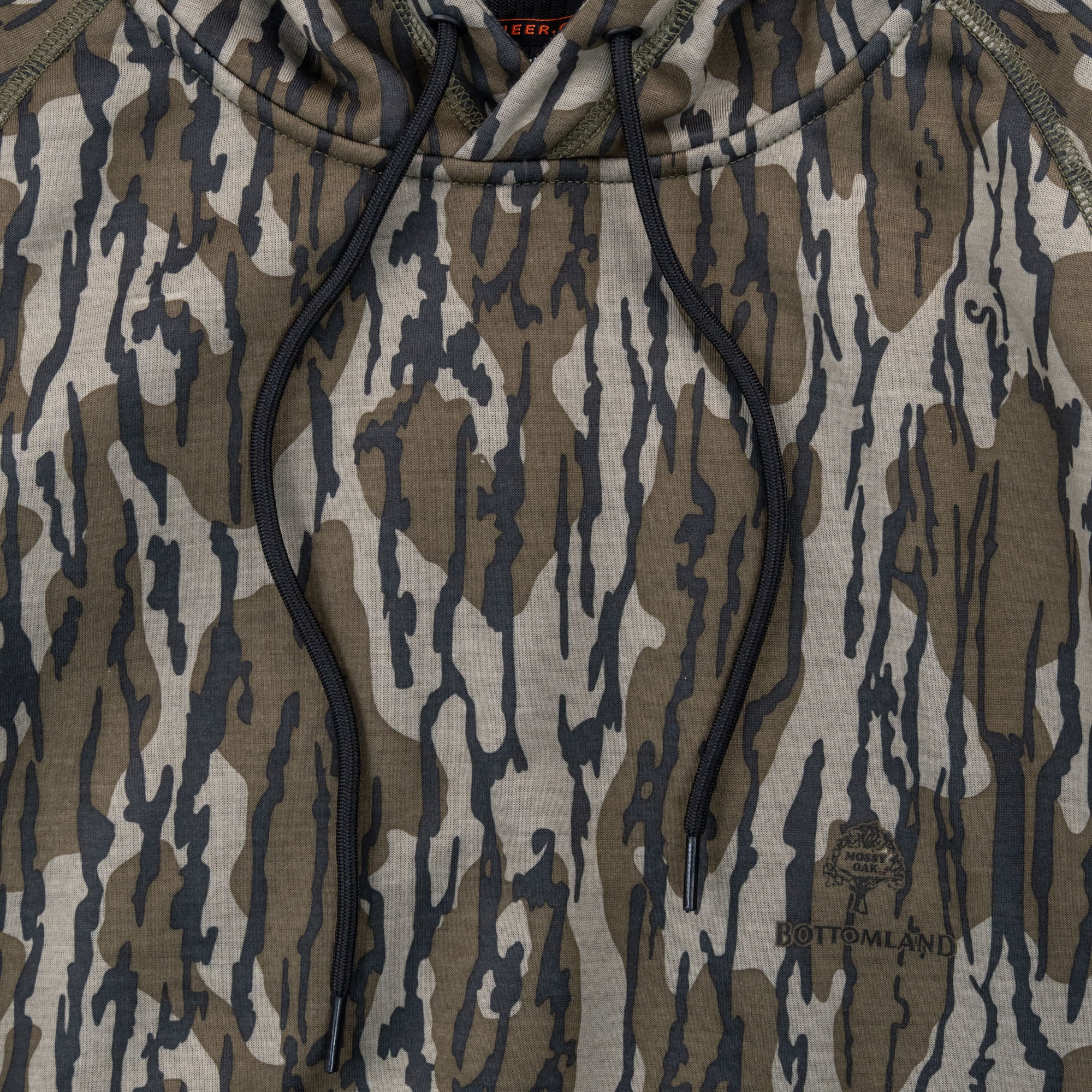 BLX Mossy Oak Heated Pullover for Men - Battery Heated Jacket with Adjustable Temperature - Perfect for Hunting, Fishing & Outdoor Winter Activities