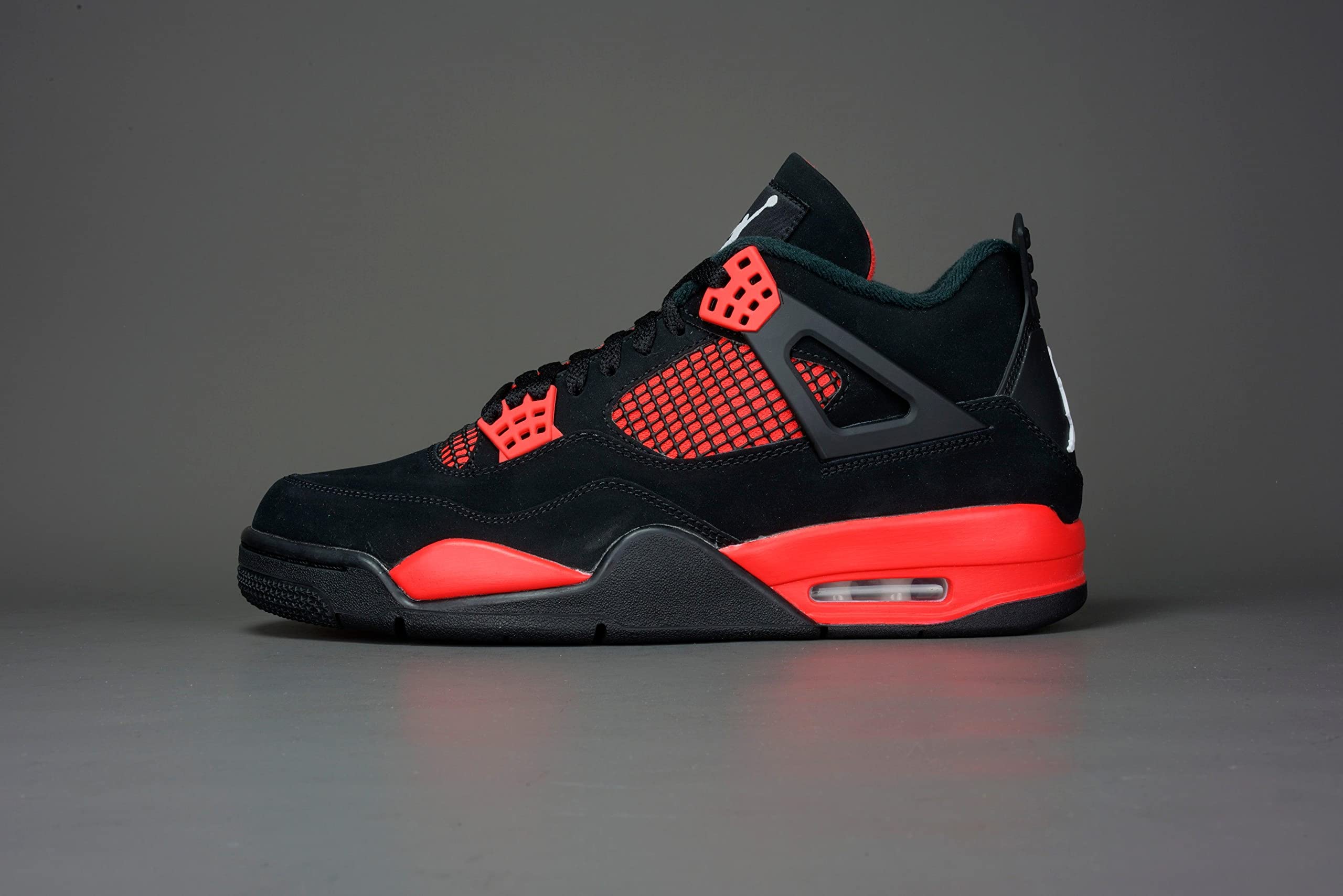Jordan Men's Air Jordan 4 Retro Basketball Shoes - Classic Sneakers for Men, High-Top Comfort & Style - Perfect for Basketball, Casual Wear & Street Fashion