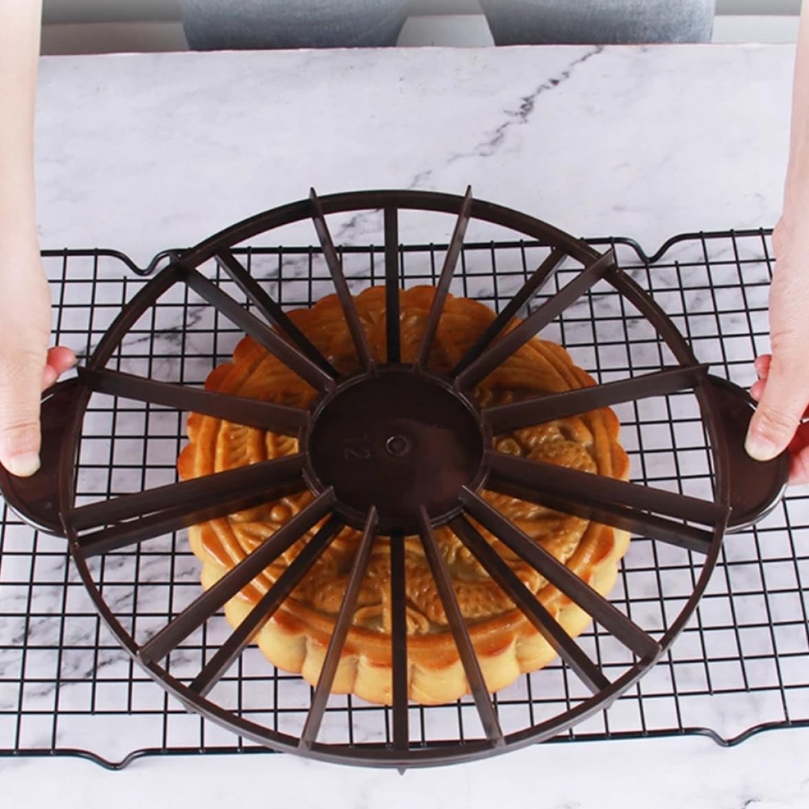 10/12 Adjustable Round Cake Divider - Double-Sided Cake Portion Marker & Separator Tool for Perfect Baking | Ideal for Wedding Cakes, Birthday Parties & Professional Baking