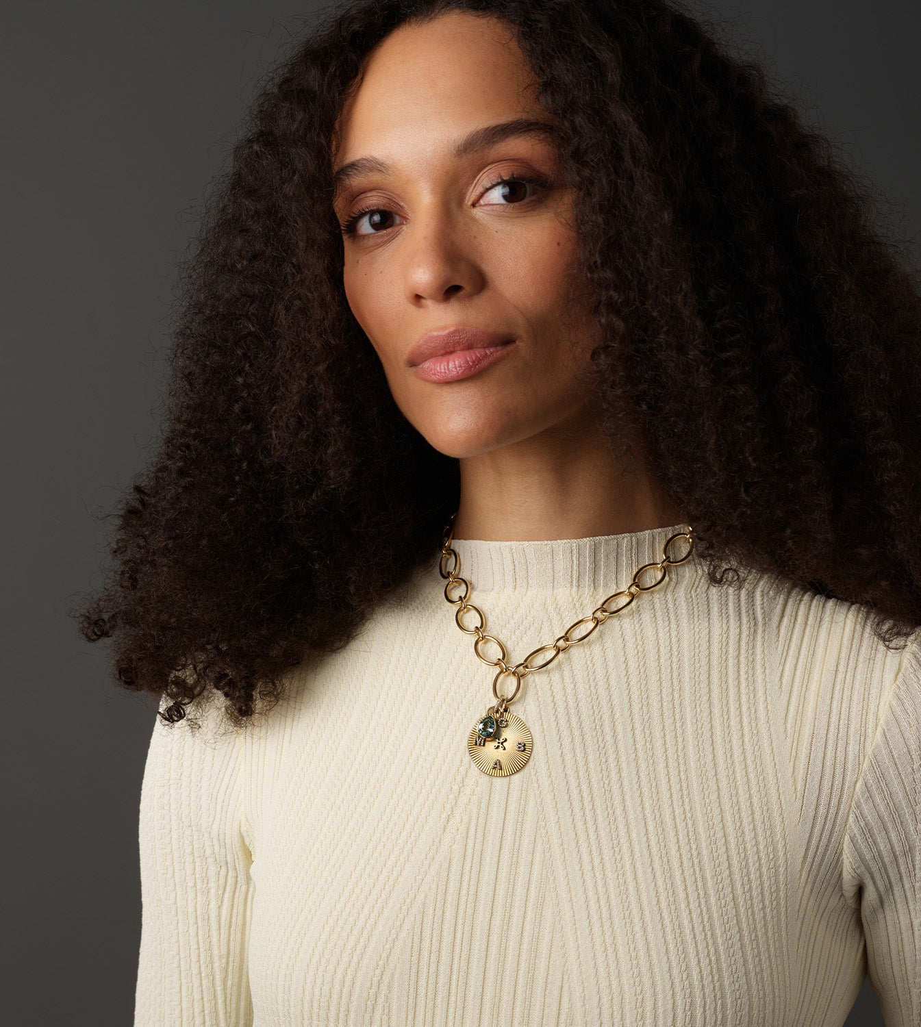 Stylish Oval Link Chain Necklace for Women - Trendy Gold & Silver Layering Necklace Jewelry Gift for Her - Perfect for Casual, Office & Date Night Outfits