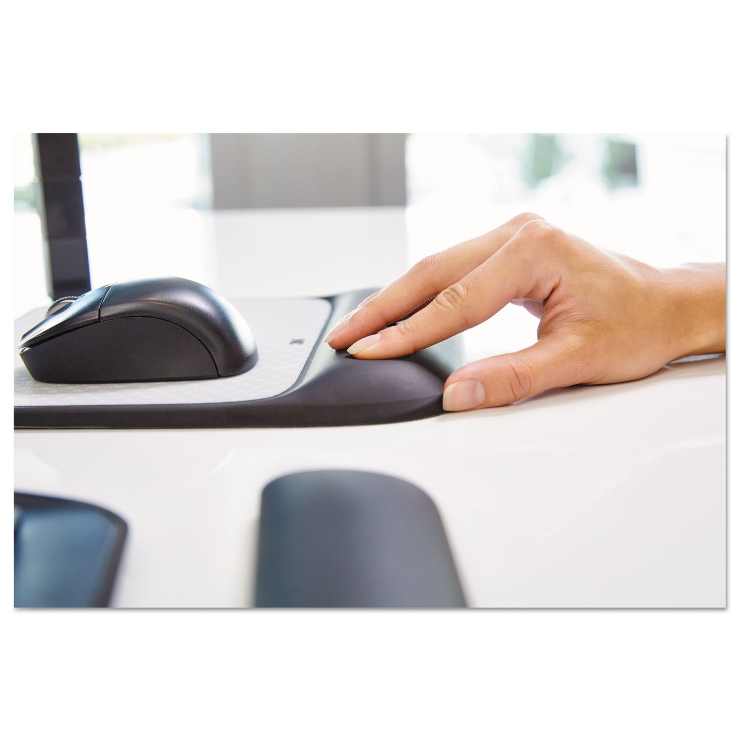 3M™ Ergonomic Mouse Pad with Non-Slip Base & Gel Wrist Support - 8.5