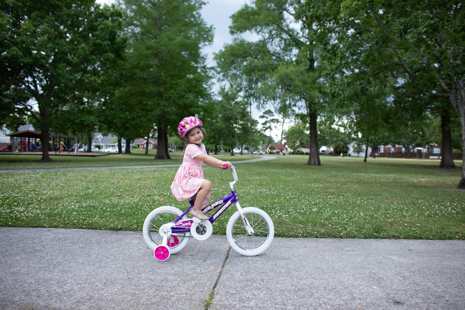 Dynacraft Star Burst Kids Bike - 16 Inch Children's Bicycle for Boys & Girls, Outdoor Riding, Exercise & Play - Perfect Birthday Gift for Active Kids (Ideal for Park Rides, Neighborhood Adventures & Family Outings)