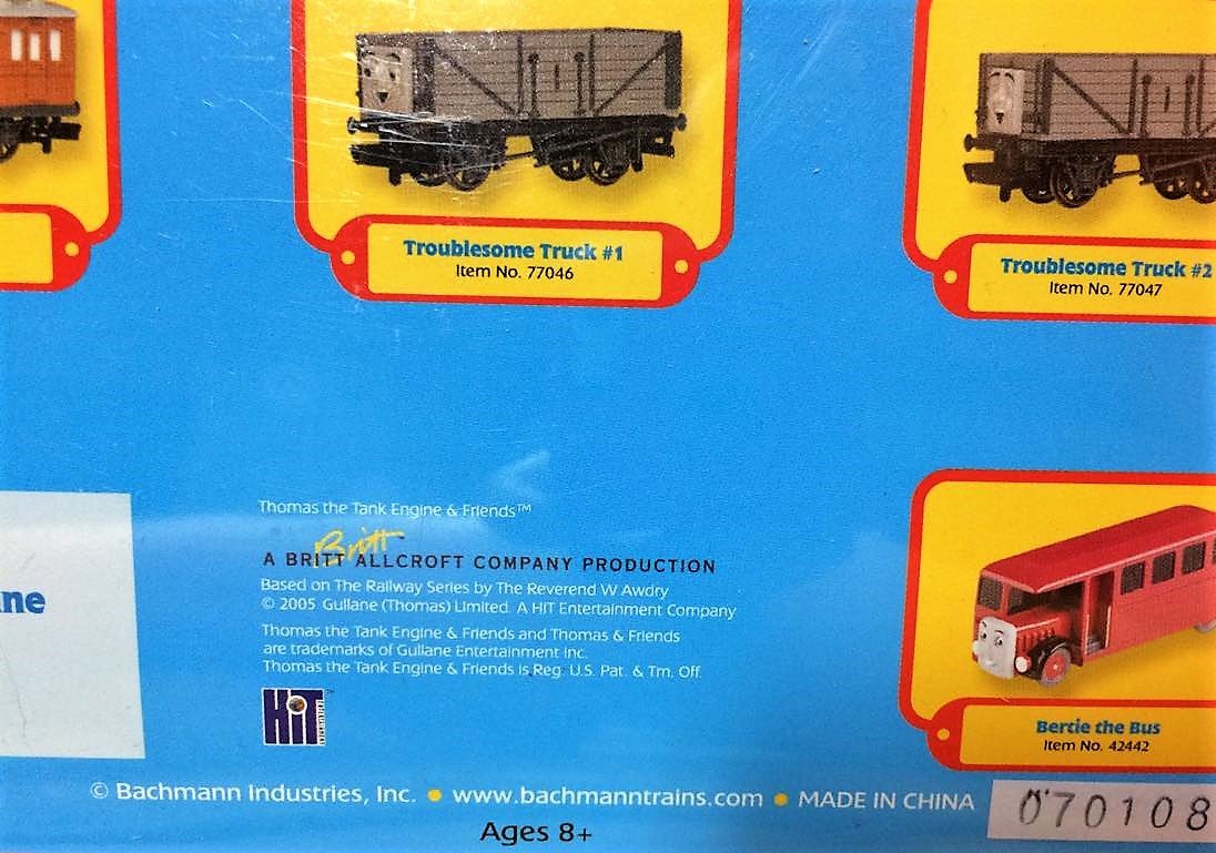 Bachmann Trains - THOMAS & FRIENDS GORDON THE EXPRESS ENGINE with Moving Eyes - HO Scale Model Train for Kids & Collectors - Perfect for Train Layouts, Birthday Gifts & Educational Play