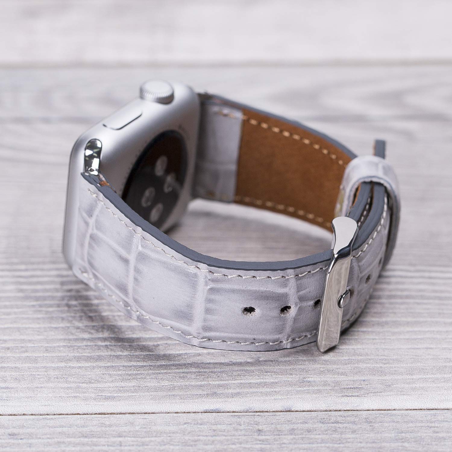 Premium Crocodile Pattern White Leather Band for Apple Watch - Stylish & Durable Replacement Strap for Work, Gym & Everyday Wear