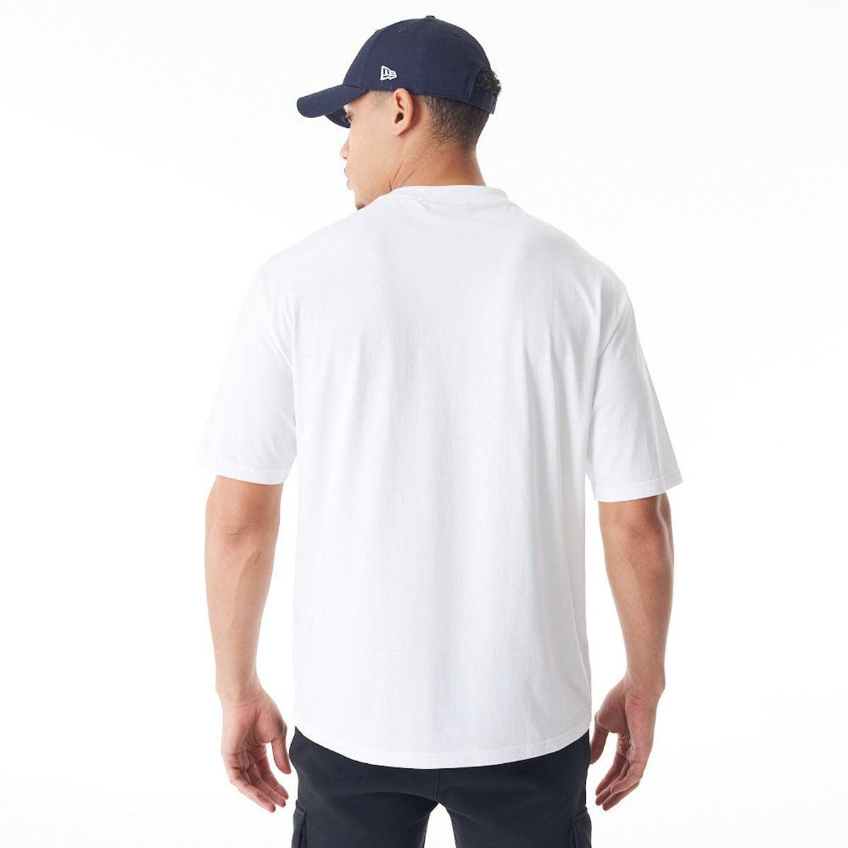 Looney Tunes Team Multi-Character Graphic Oversized White T-Shirt for Men & Women | New Era 9FIFTY Snapback Style | Casual Wear, Cosplay & Fan Merchandise