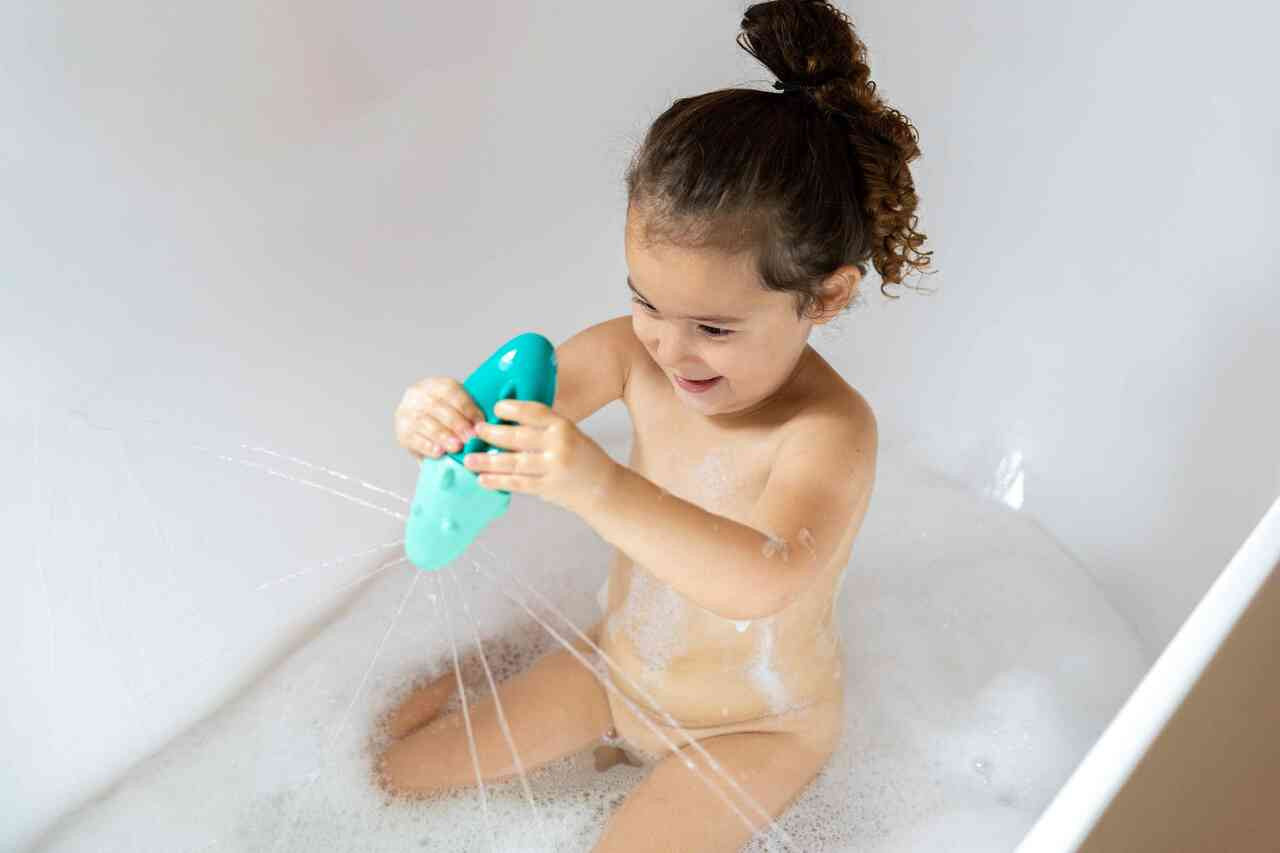 Squeezi Silicone Crocodile Bath Toy for Kids - Non-Toxic & BPA-Free Baby Bathtub Toy - Fun Water Play for Toddlers & Infants - Perfect for Bath Time, Pool, and Beach Play