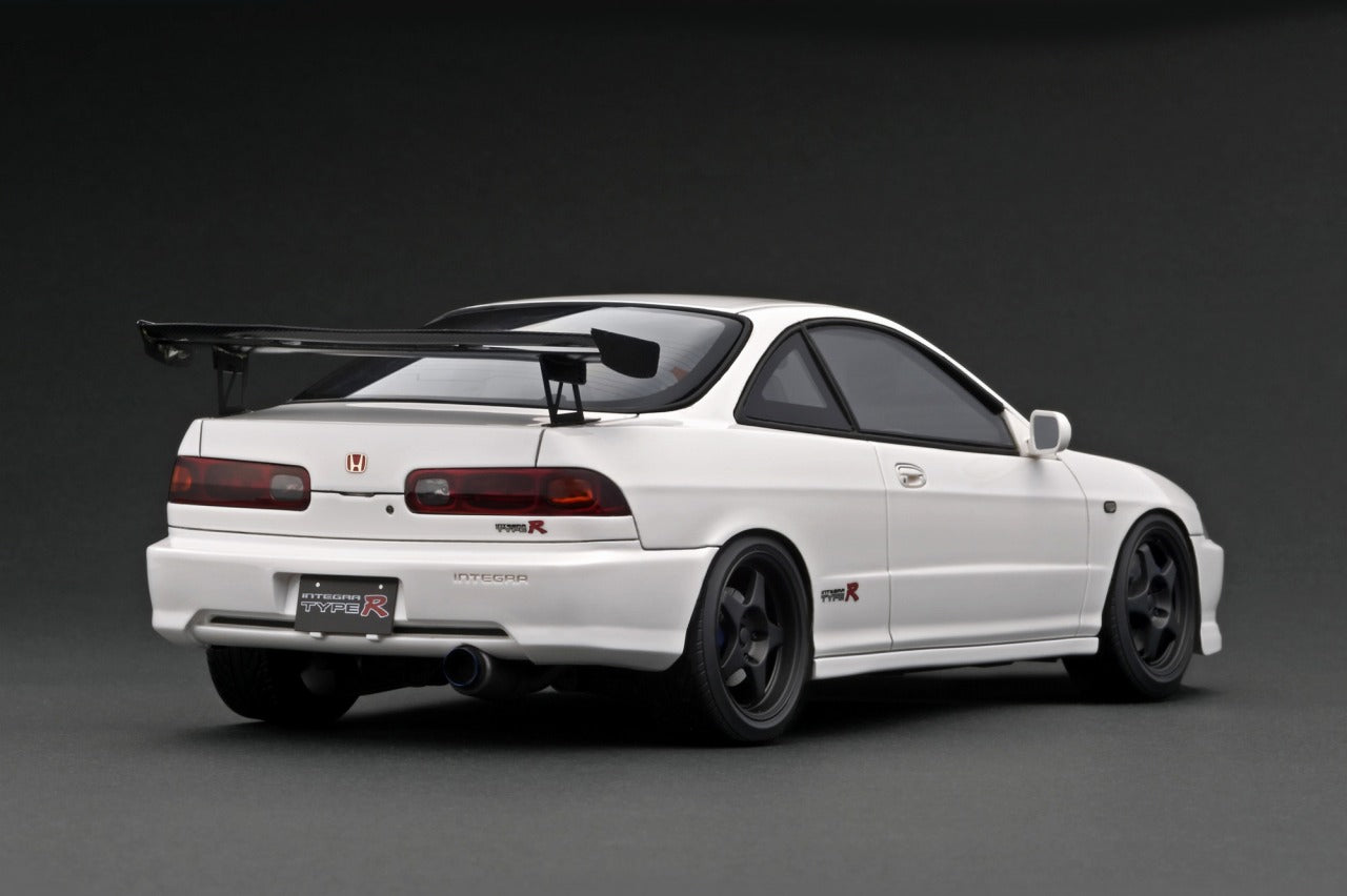 1:18 Scale Honda Integra Type R (DC2) White Diecast Model Car - Perfect for Collectors, Racing Enthusiasts & Home/Office Display