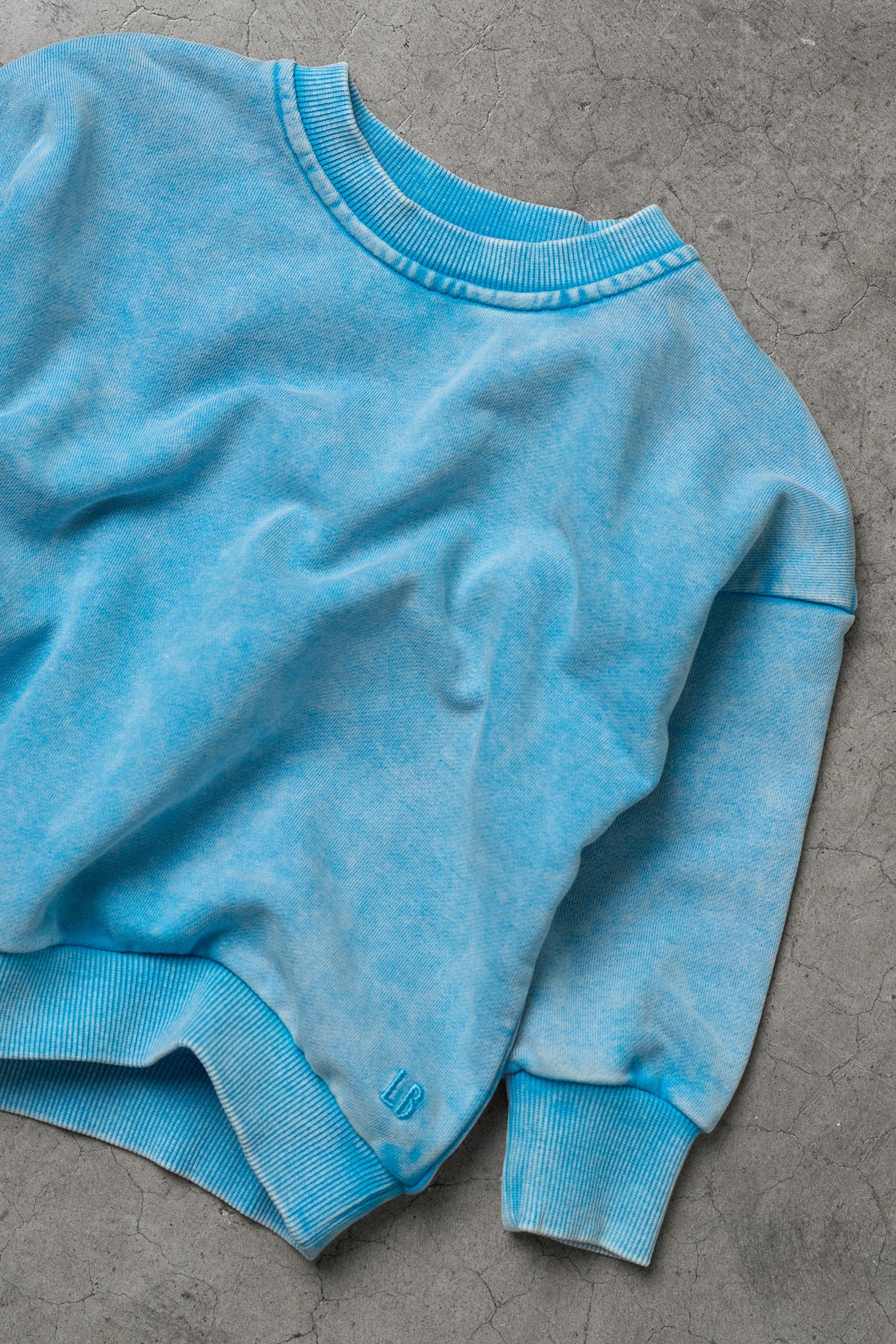 Electric Blue Washed Crewneck Sweatshirt - Soft Cotton Pullover for Men & Women | Perfect for Casual Wear, Layering & Street Style