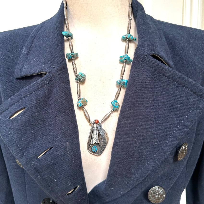 Vintage 1970s Navajo Bench Bead & Turquoise Necklace - Handmade Native American Jewelry for Women - Perfect for Boho Fashion, Western Style & Special Occasions