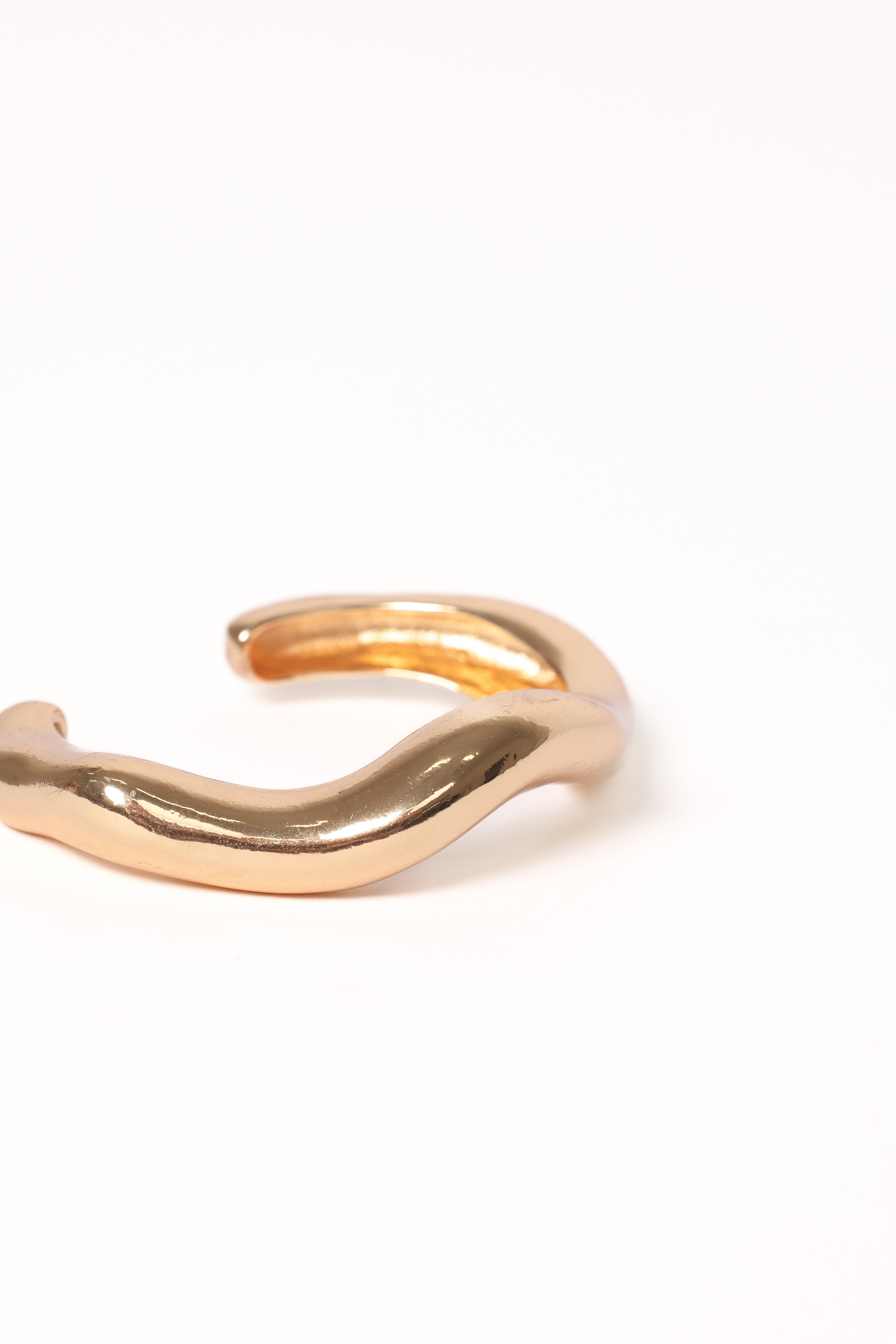 Banks Bracelet - Elegant Gold Jewelry for Women | Perfect for Everyday Wear, Parties & Gifting
