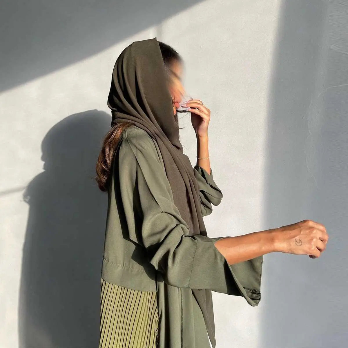 Elegant Chiffon Pleated Cardigan Open Abaya Dress for Women - Lightweight Cover-Up for Modest Fashion, Prayer, and Special Occasions