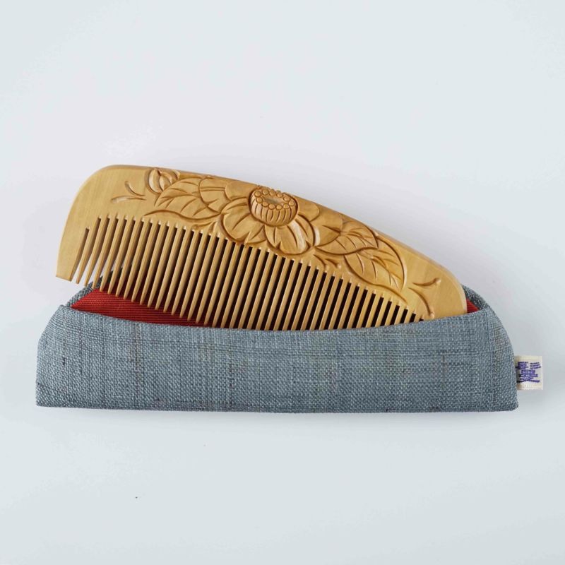 Handmade Japanese Tsuge (Boxwood) Comb with Hand-Woven Linen Case - Traditional Kyoto Hair Accessory for Women & Men | Perfect for Daily Styling, Gift Giving & Japanese Culture Enthusiasts