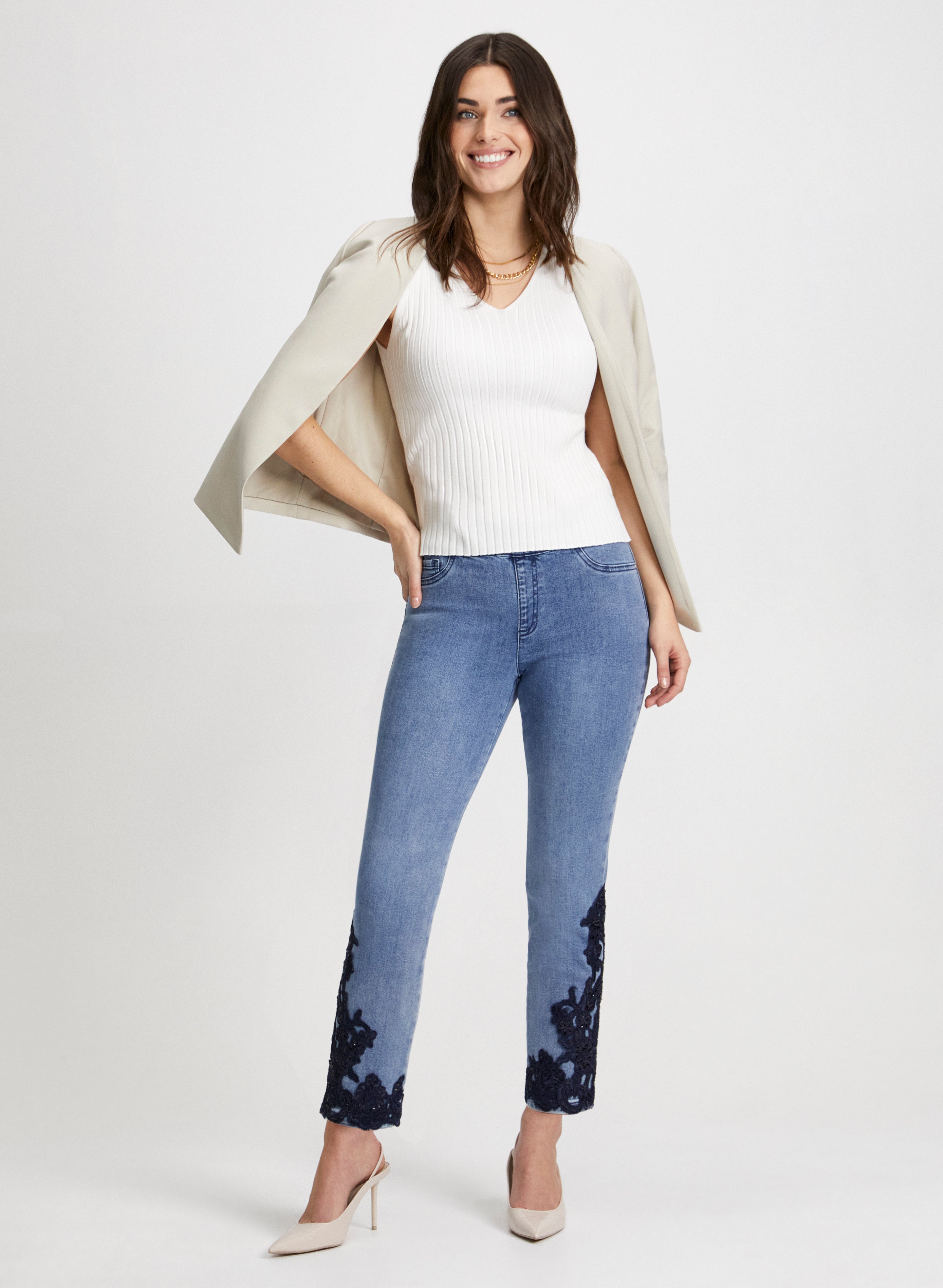 Stylish Embroidered Slim Leg Jeans for Women - Trendy High Waist Skinny Denim Pants - Perfect for Casual Outfits, Date Nights & Office Wear
