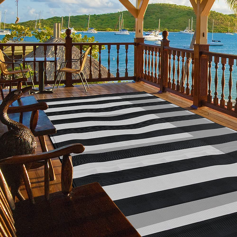 PCINFUNS 5'x8' Waterproof Plastic Straw Rug - Reversible Outdoor Patio Mat for RV, Deck, Porch, Camping, Picnic, Beach & Balcony - Foldable, Durable & Easy to Clean - Perfect for Outdoor Gatherings, Poolside Lounging & Summer Entertaining (Black & White)