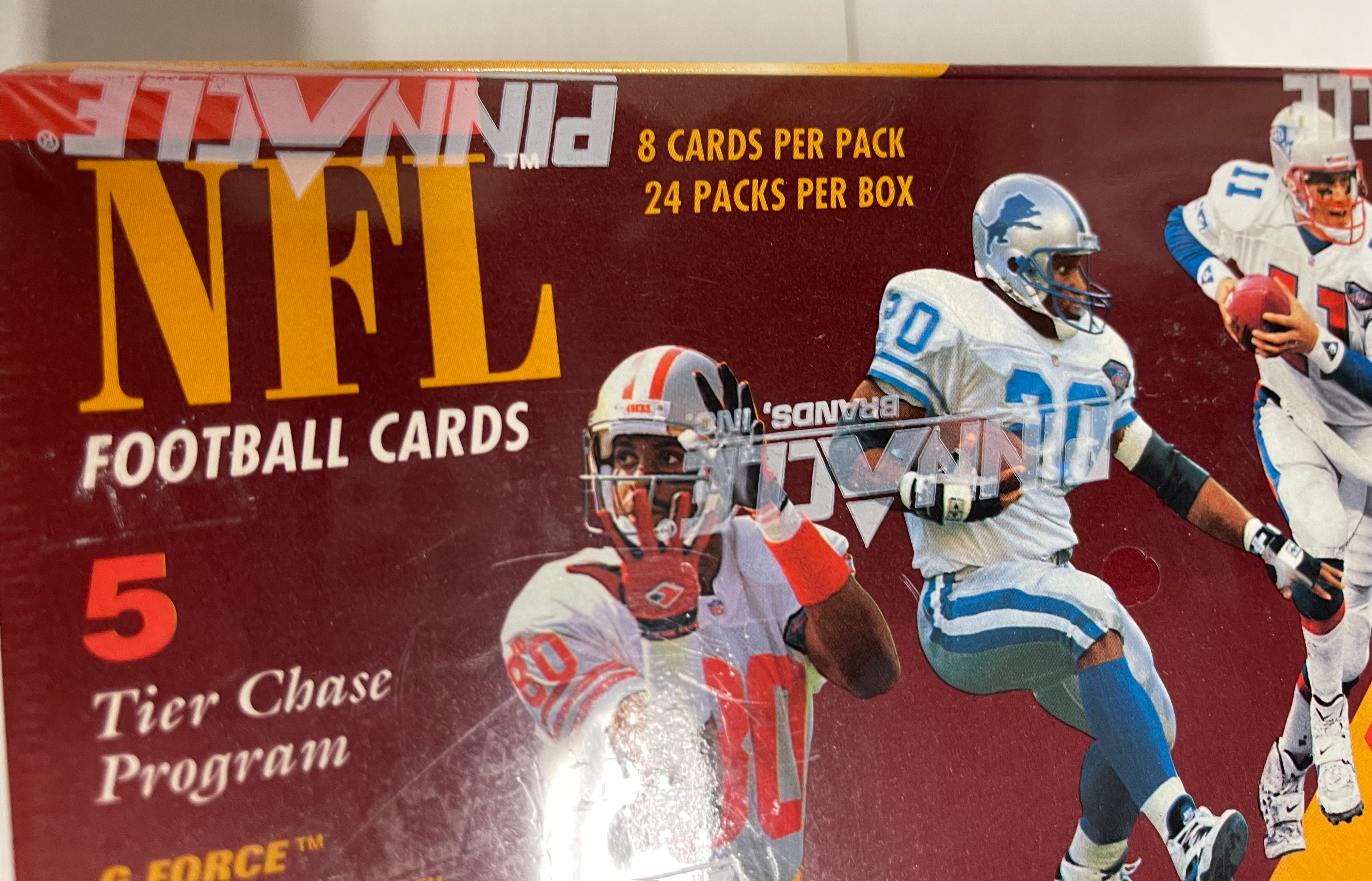 1995 Rare Factory Sealed Football Cards Box - Collectible Trading Cards for Sports Fans & Memorabilia Collectors - Perfect for Gifts, Investments, and Display Collections