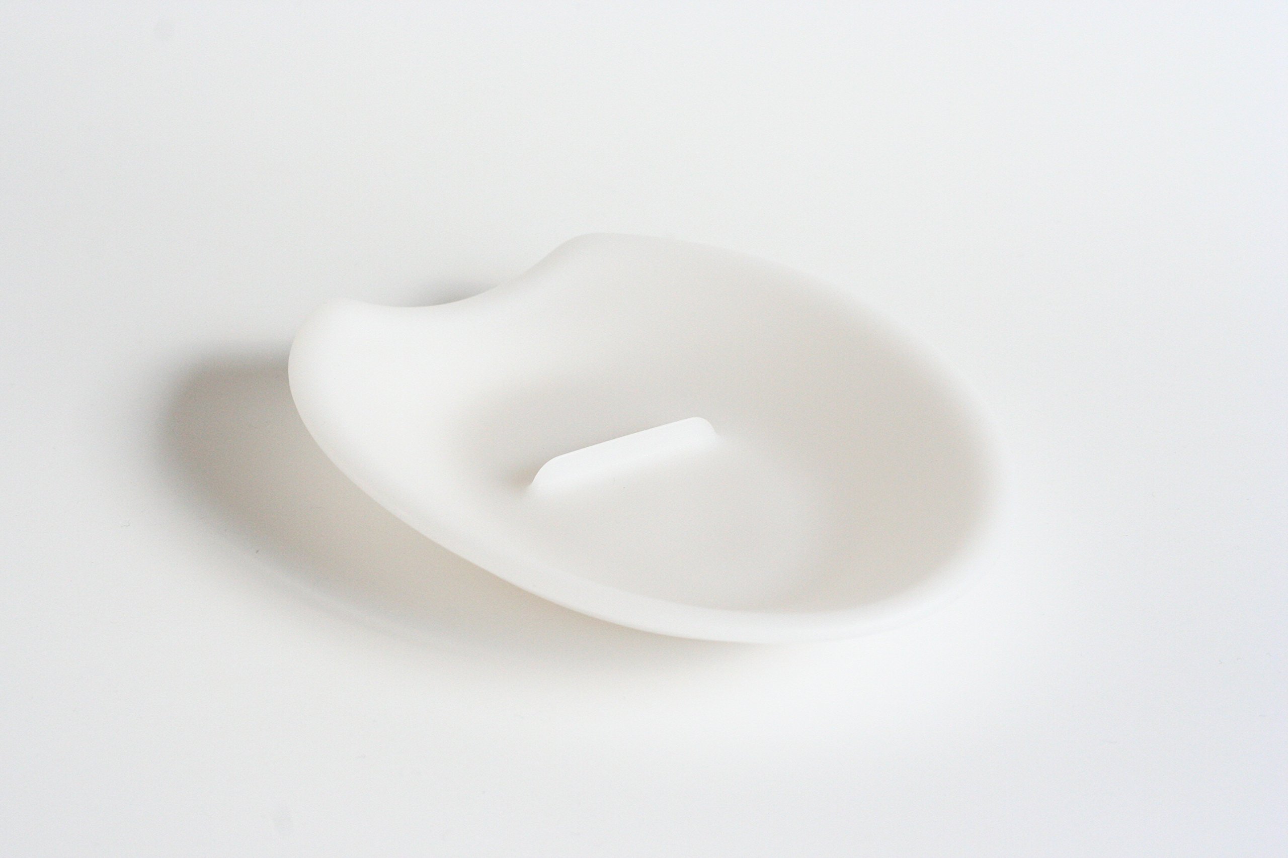 Crack'em Egg Cracker & Spoon Rest in Creamy White - Easy-to-Use Kitchen Tool for Perfect Egg Cracking - Mess-Free Solution for Kids & Home Cooks - Dishwasher Safe & Prevents Broken Yolks - Ideal for Breakfast Prep, Baking & Cooking
