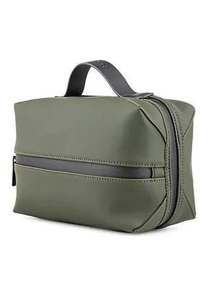 Bugatti x Edition 22 Luxury Leather Toiletry Bag for Men - Travel Cosmetic Organizer with Multiple Pockets - Perfect for Business Trips, Gym & Weekend Getaways