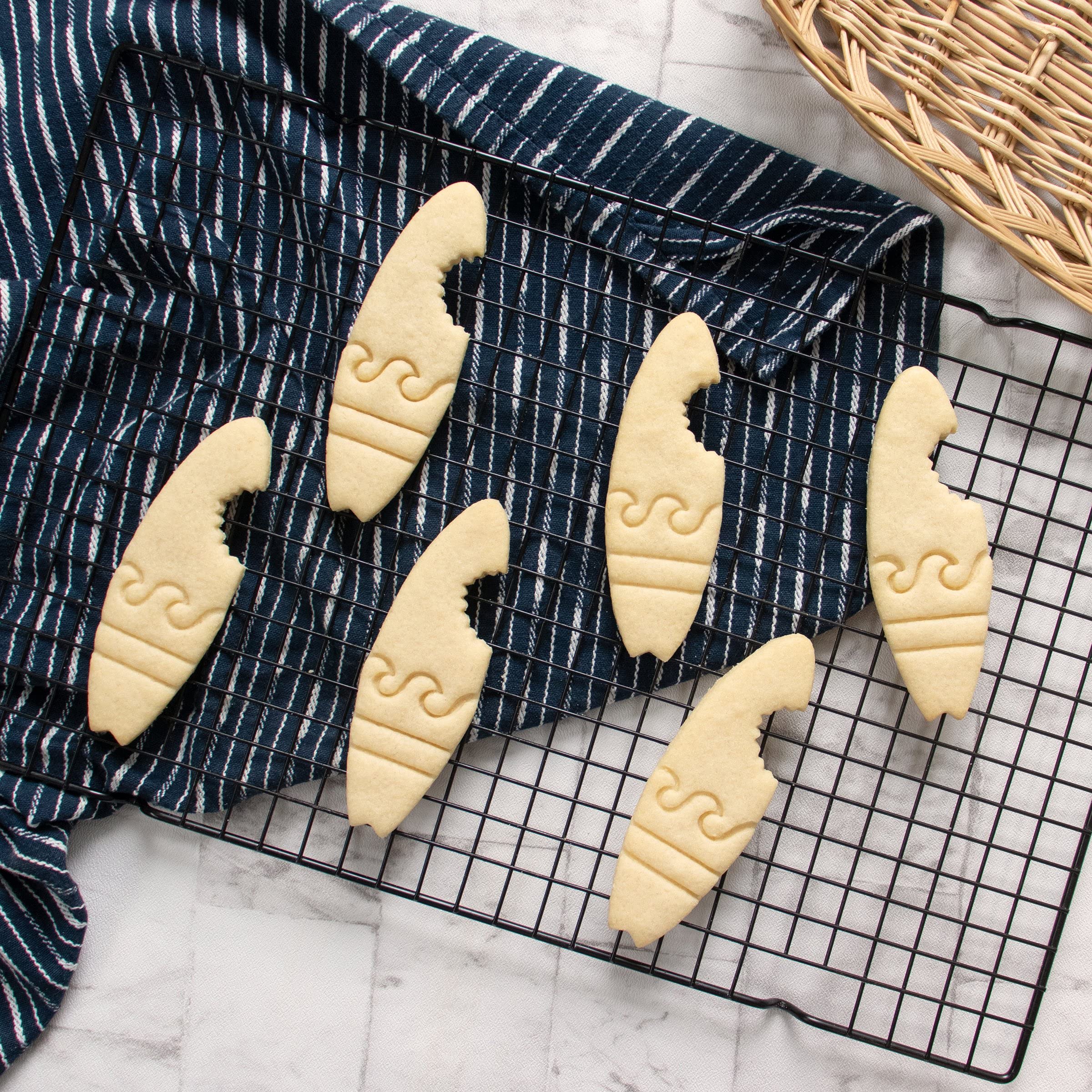 Bitten Surfboard Cookie Cutter - 1 Piece Stainless Steel Baking Tool for Surf-Themed Cookies | Perfect for Beach Parties, Surfing Events & Summer Baking
